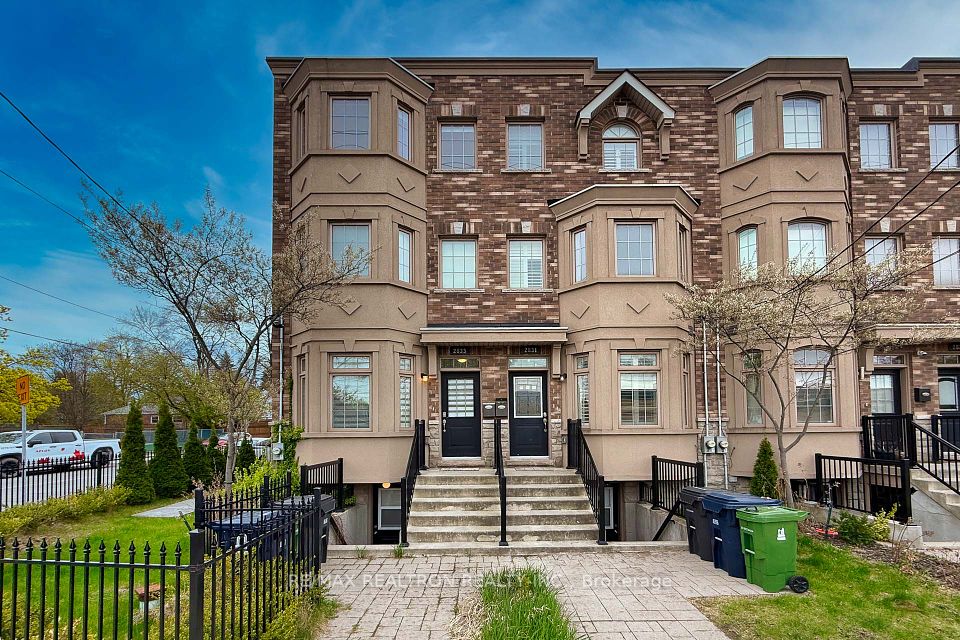 2833 St. Clair