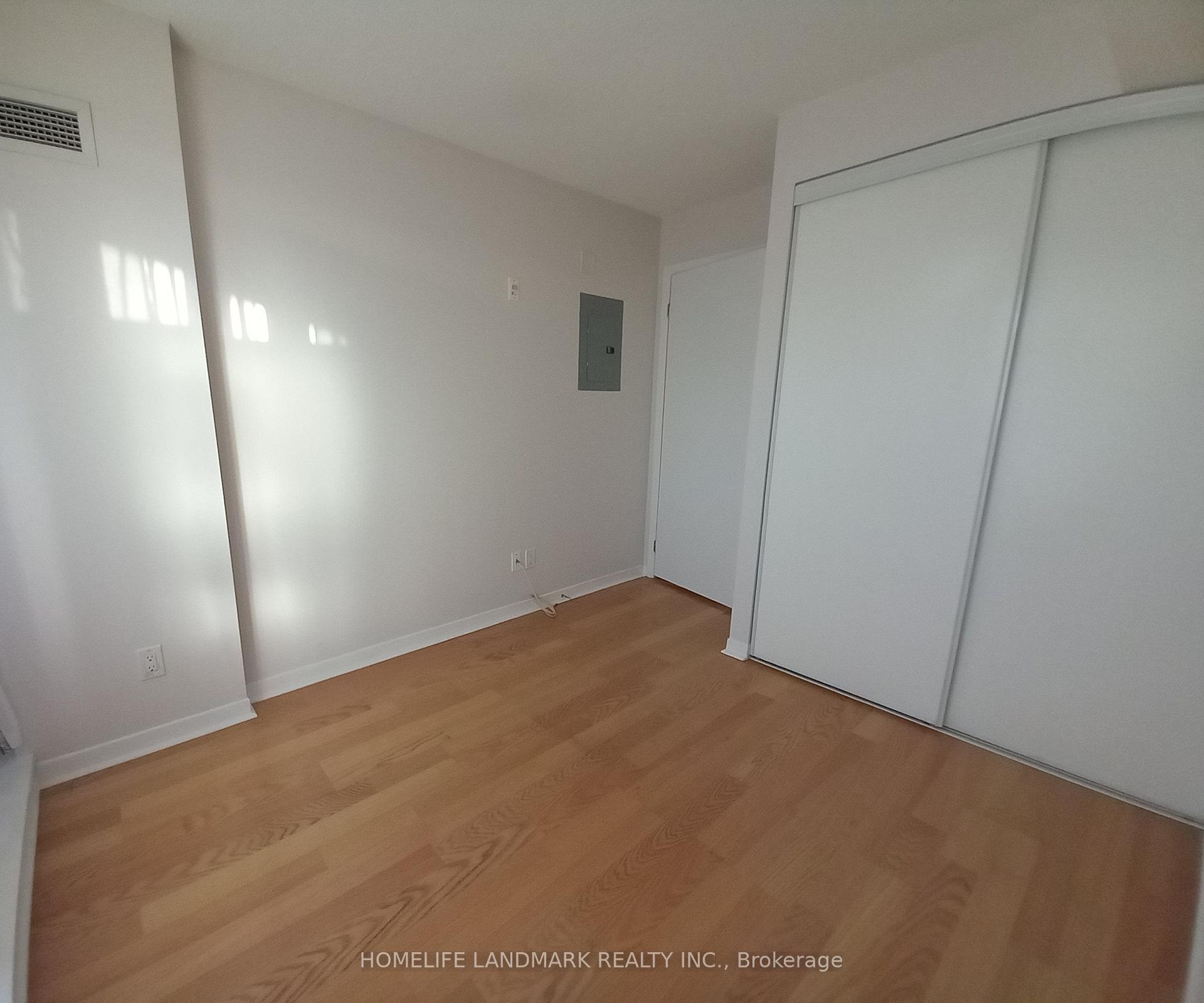 2 Bedrooms Condo at 1050 The Queensway, Toronto For sale