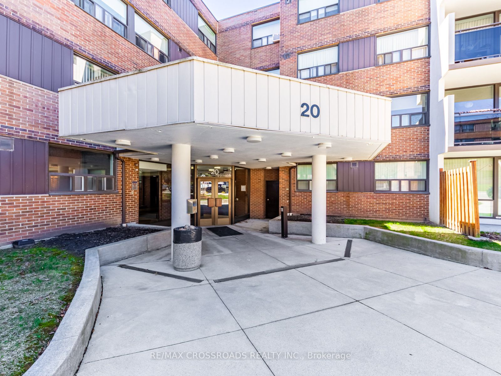 #111 - 20 Sunrise Avenue, Toronto, ON M4A 2R2
