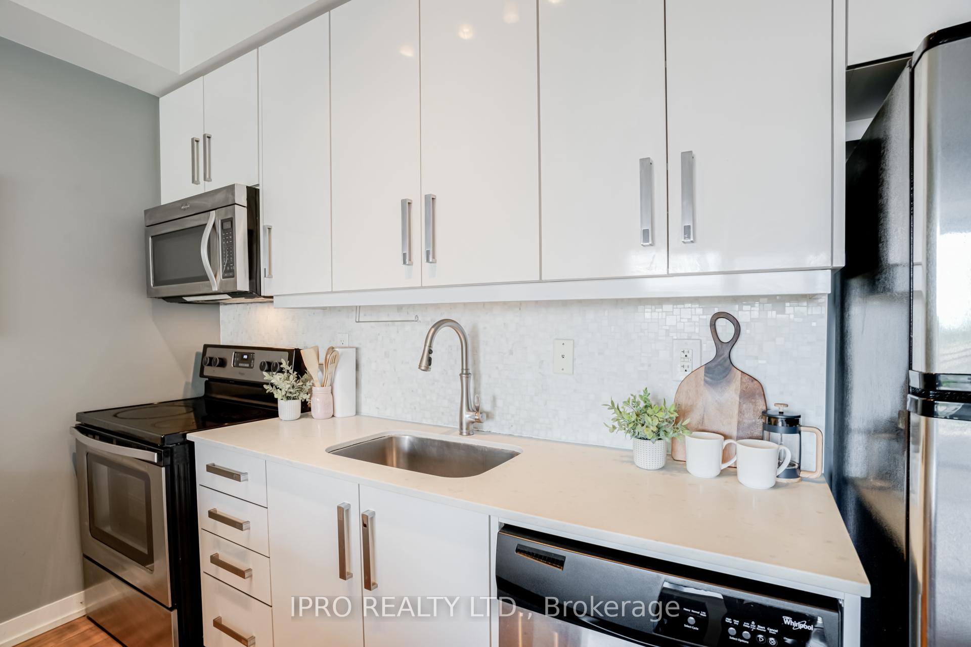 2 Bedrooms Condo at 5101 Dundas, Toronto For sale