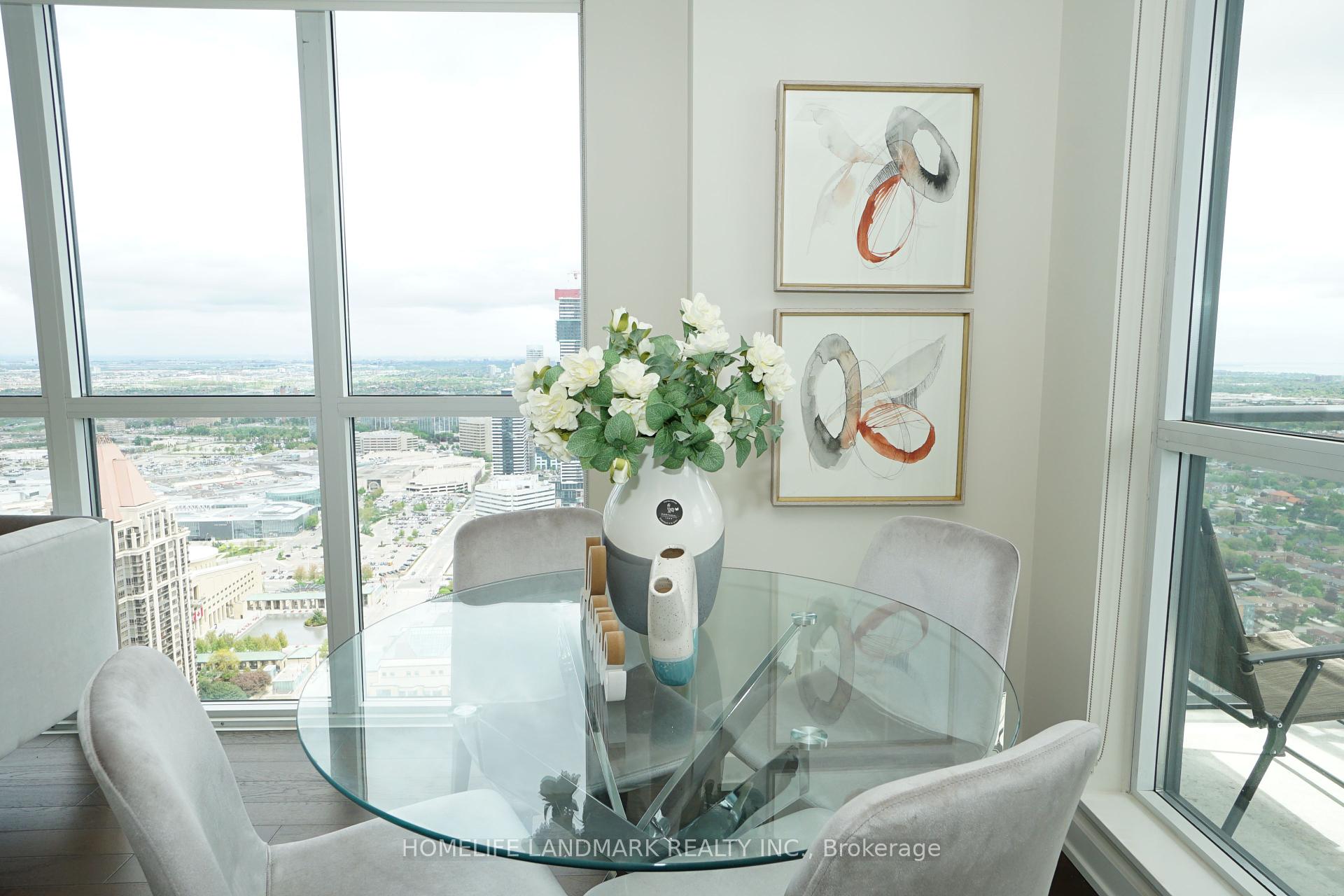 3 Bedrooms Condo at 4011 Brickstone, Mississauga For sale