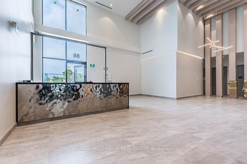 #420 - 86 Dundas Street, Mississauga, ON L5A 1W4