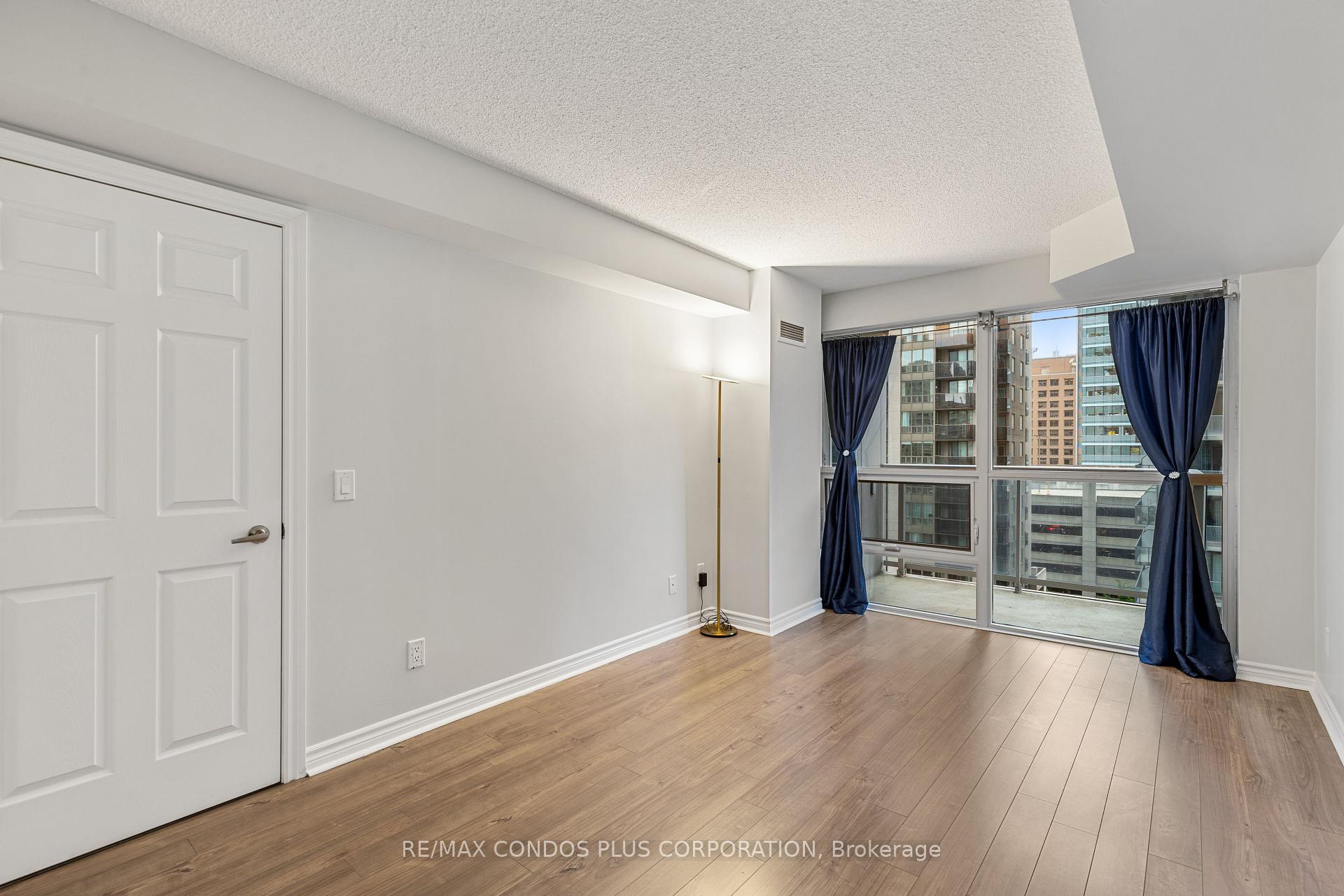 2 Bedrooms Condo at 763 Bay, Toronto For sale