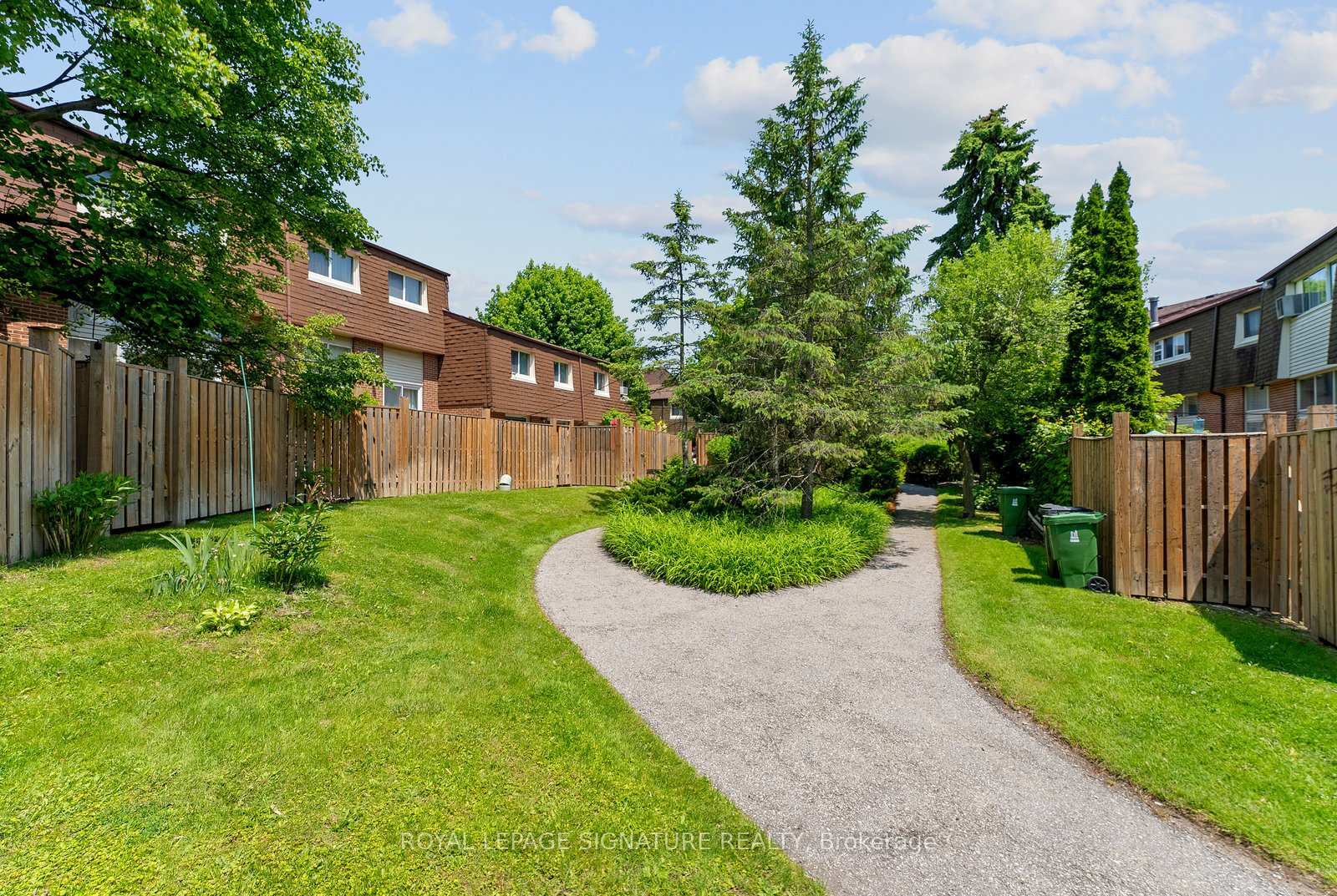 1 Bedroom Condo at 70 Jenny Wrenway, Toronto For sale