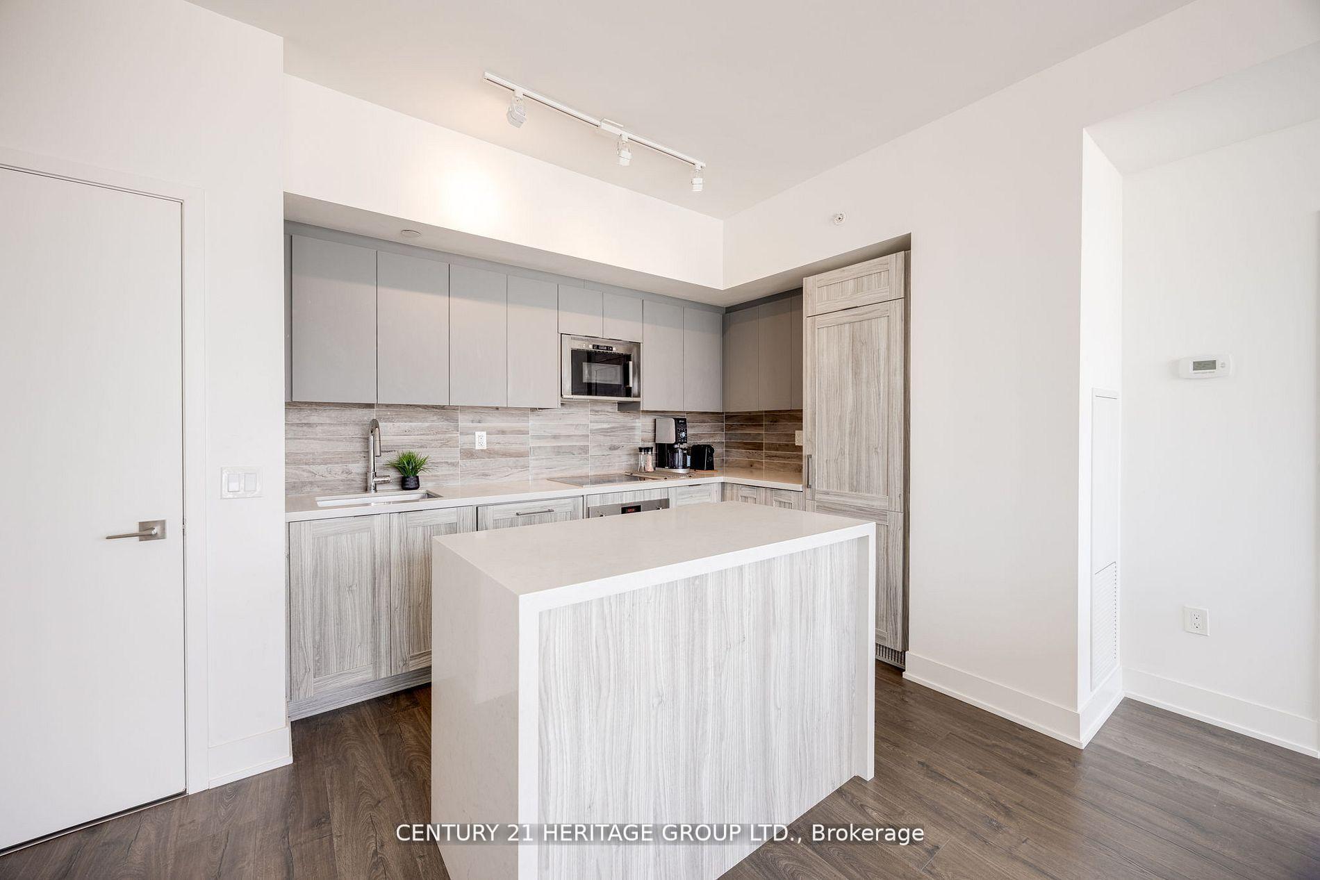 2 Bedrooms Condo at 2916 Highway 7, Vaughan For sale