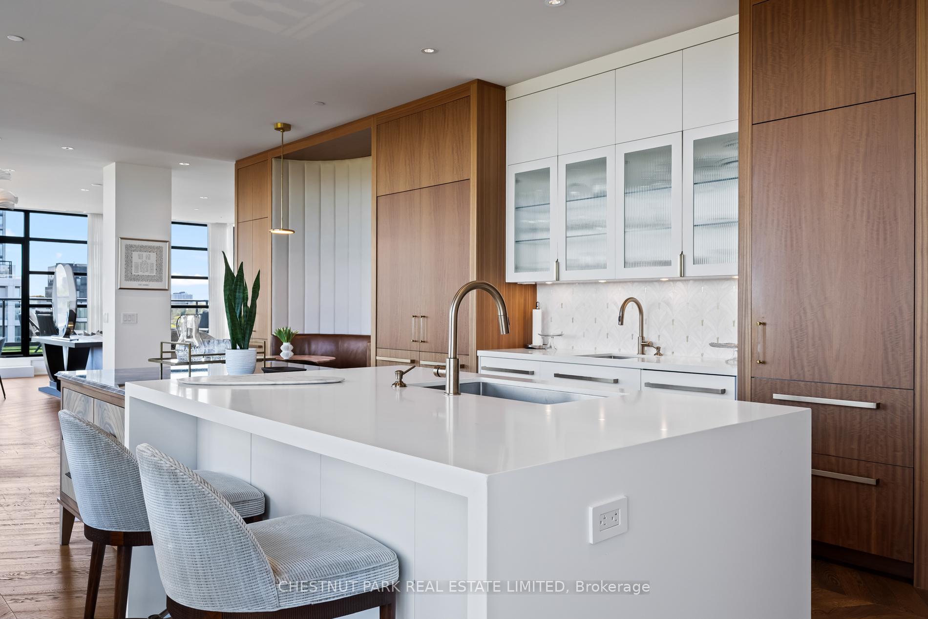 3 Bedrooms Condo at 170 Chiltern Hill, Toronto For sale