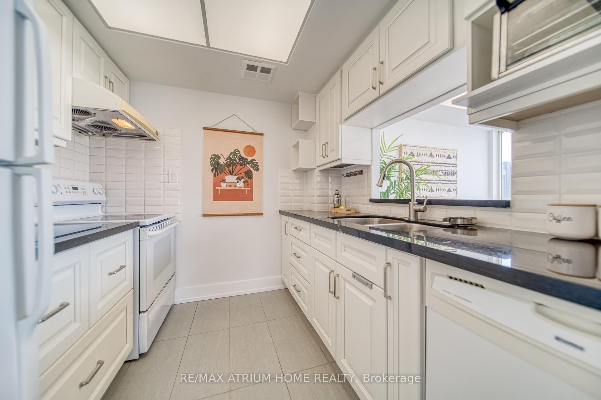 3 Bedrooms Condo at 5765 Yonge, Toronto For sale