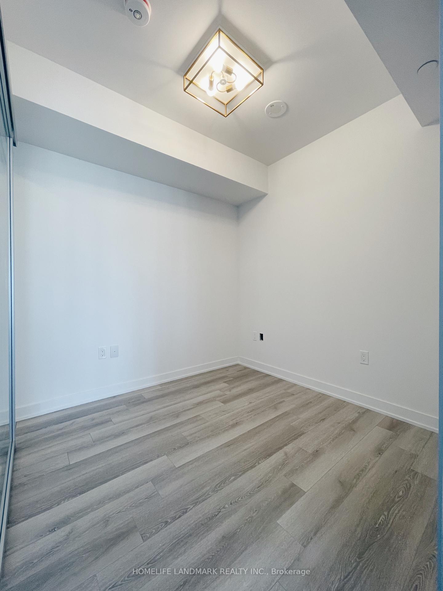 3 Bedrooms Condo at 238 Simcoe,  Toronto For sale