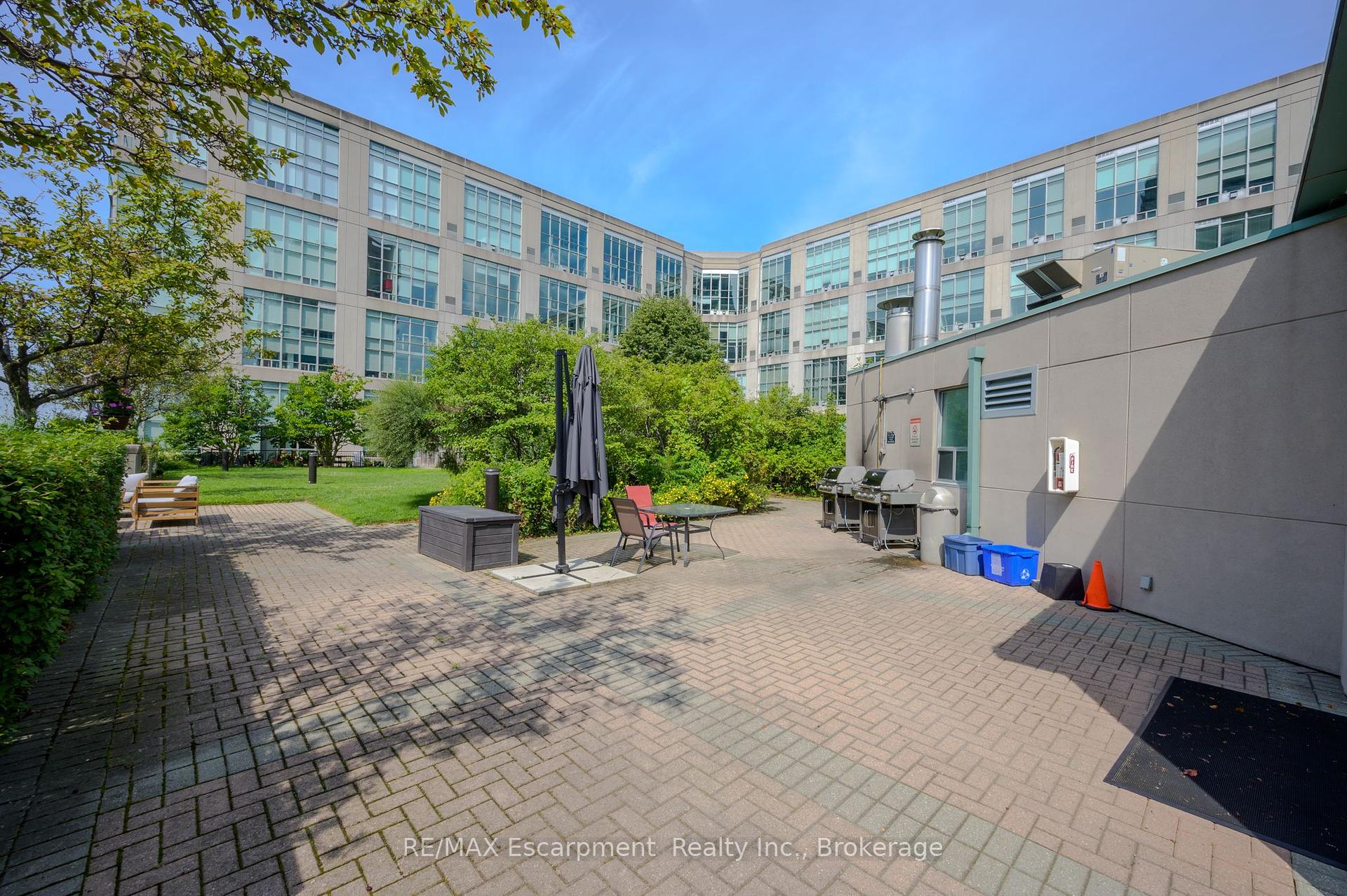 2 Bedrooms Condo at 250 MANITOBA, Toronto For sale