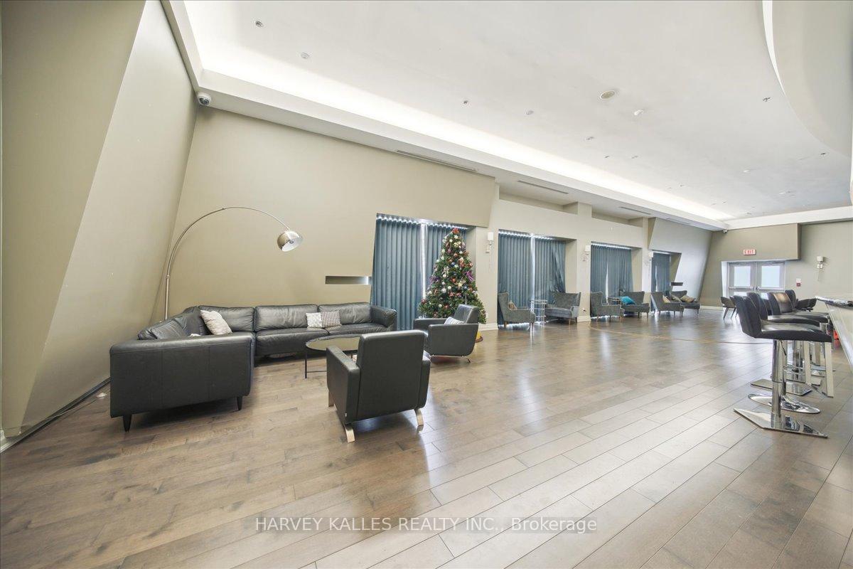 2 Bedrooms Condo at 550 Queens, Toronto For sale