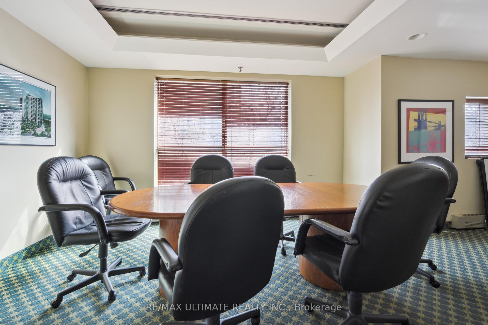 2 Bedrooms Condo at 2177 Burnhamthorpe, Mississauga For sale