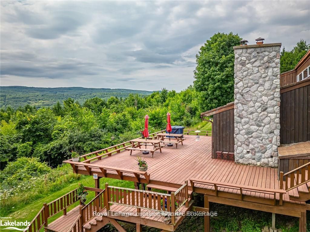 795310 The Blue Mountains Clearview Townline