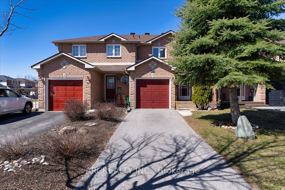 18 Silver Maple Crescent, Barrie, ON L4N 8T3
