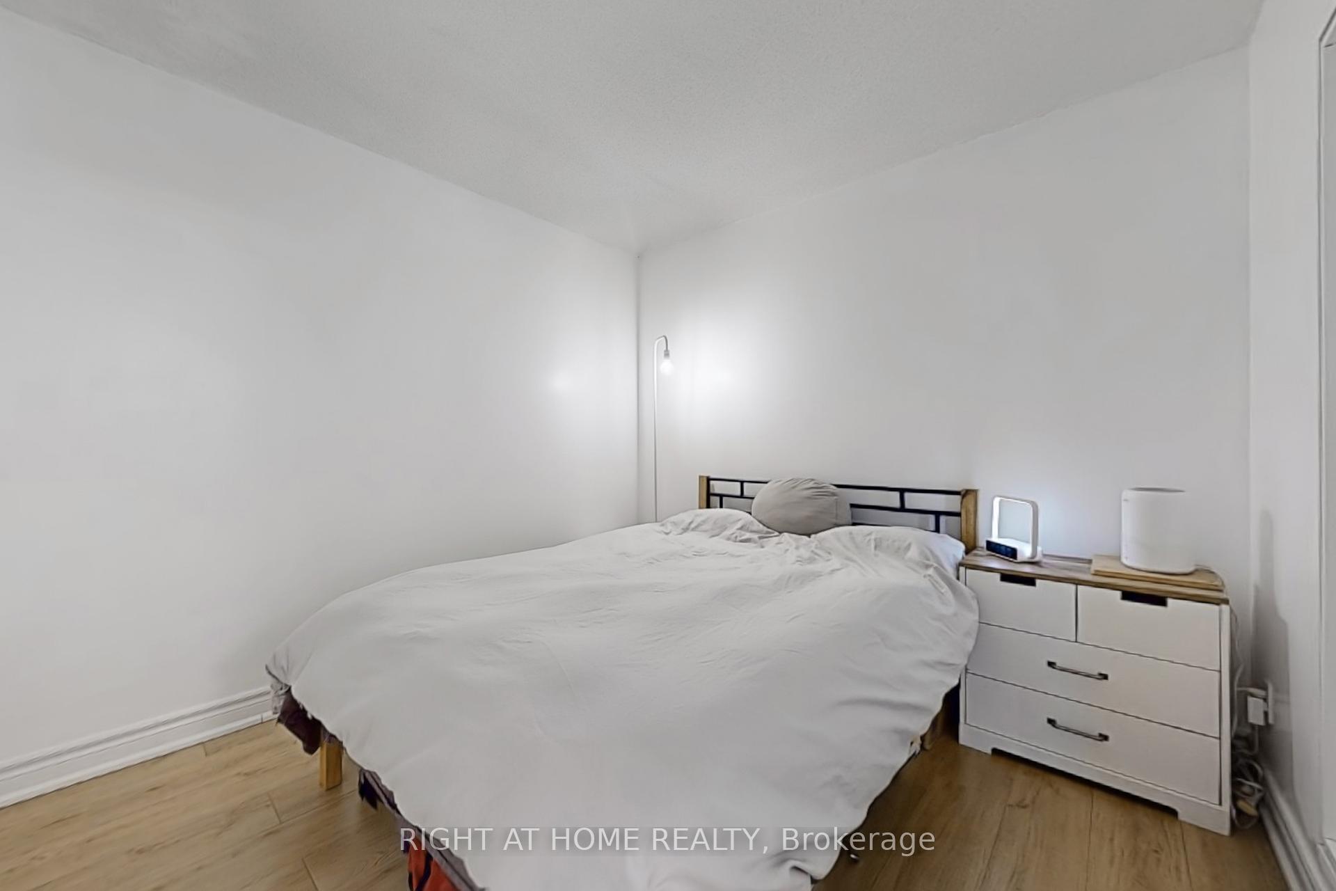 1 Bedroom Condo at 75 Dalhousie, Toronto For sale
