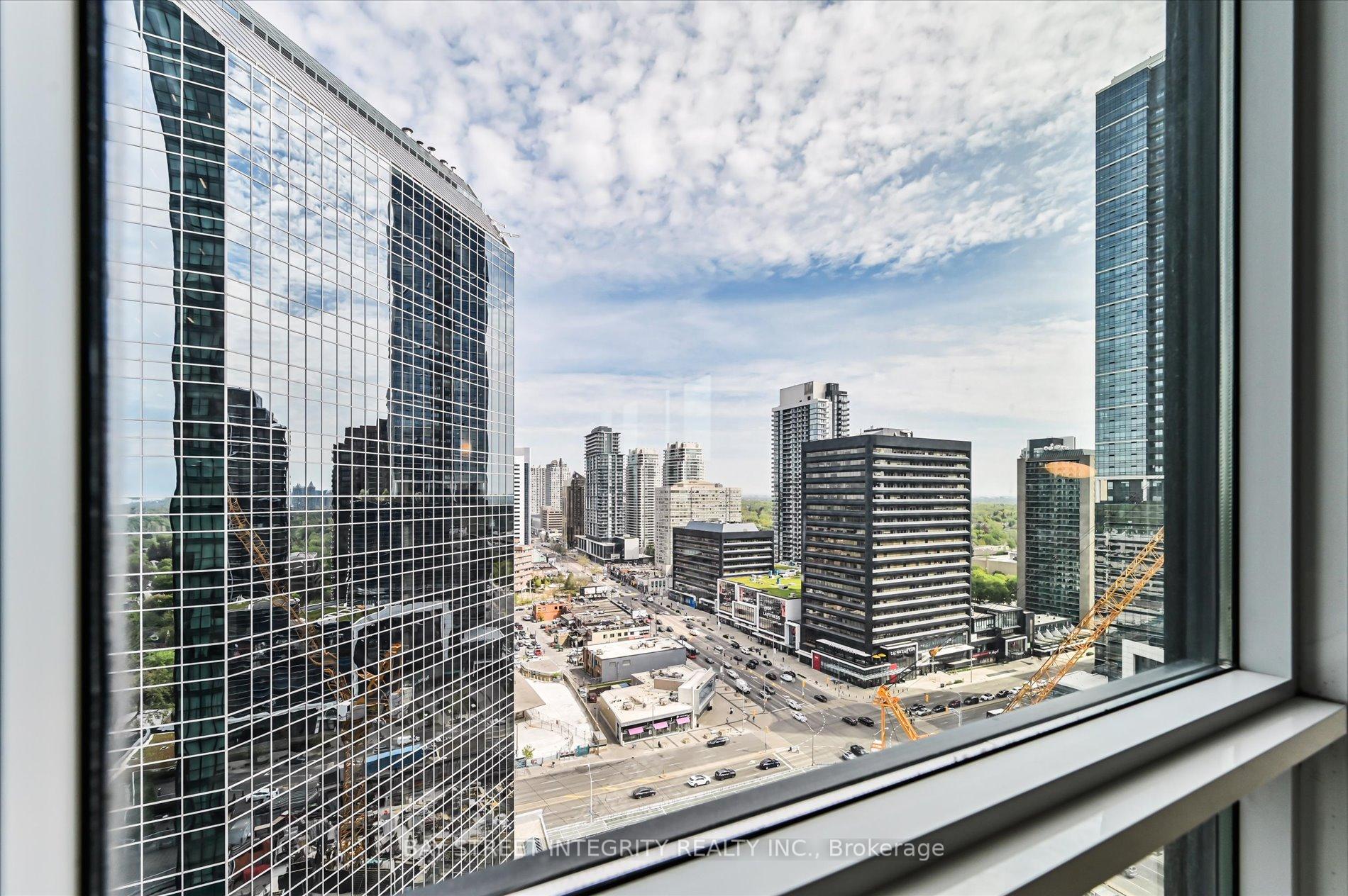 3 Bedrooms Condo at 11 Bogert, Toronto For sale