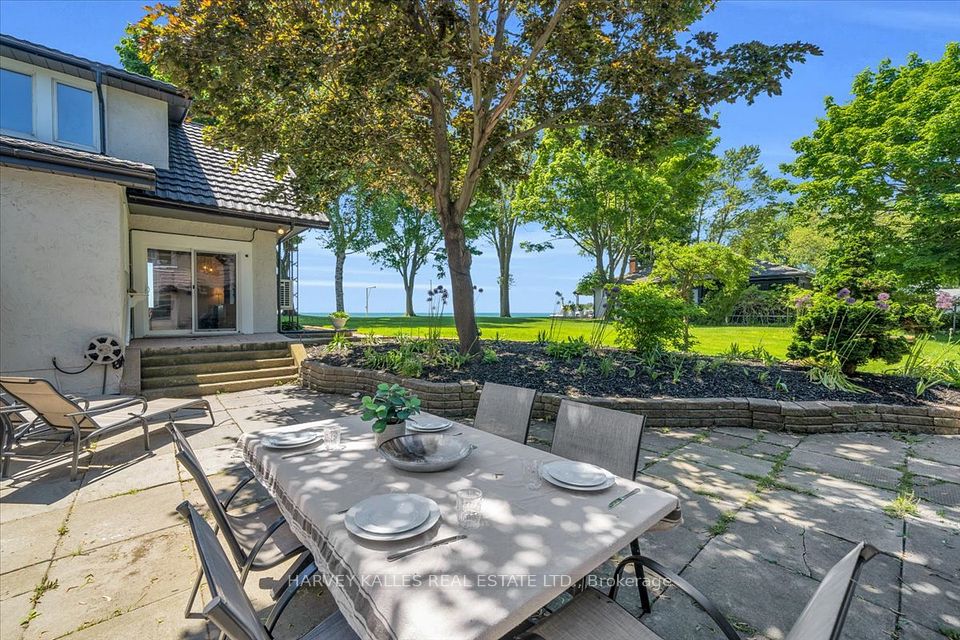 11833 Lakeshore Road