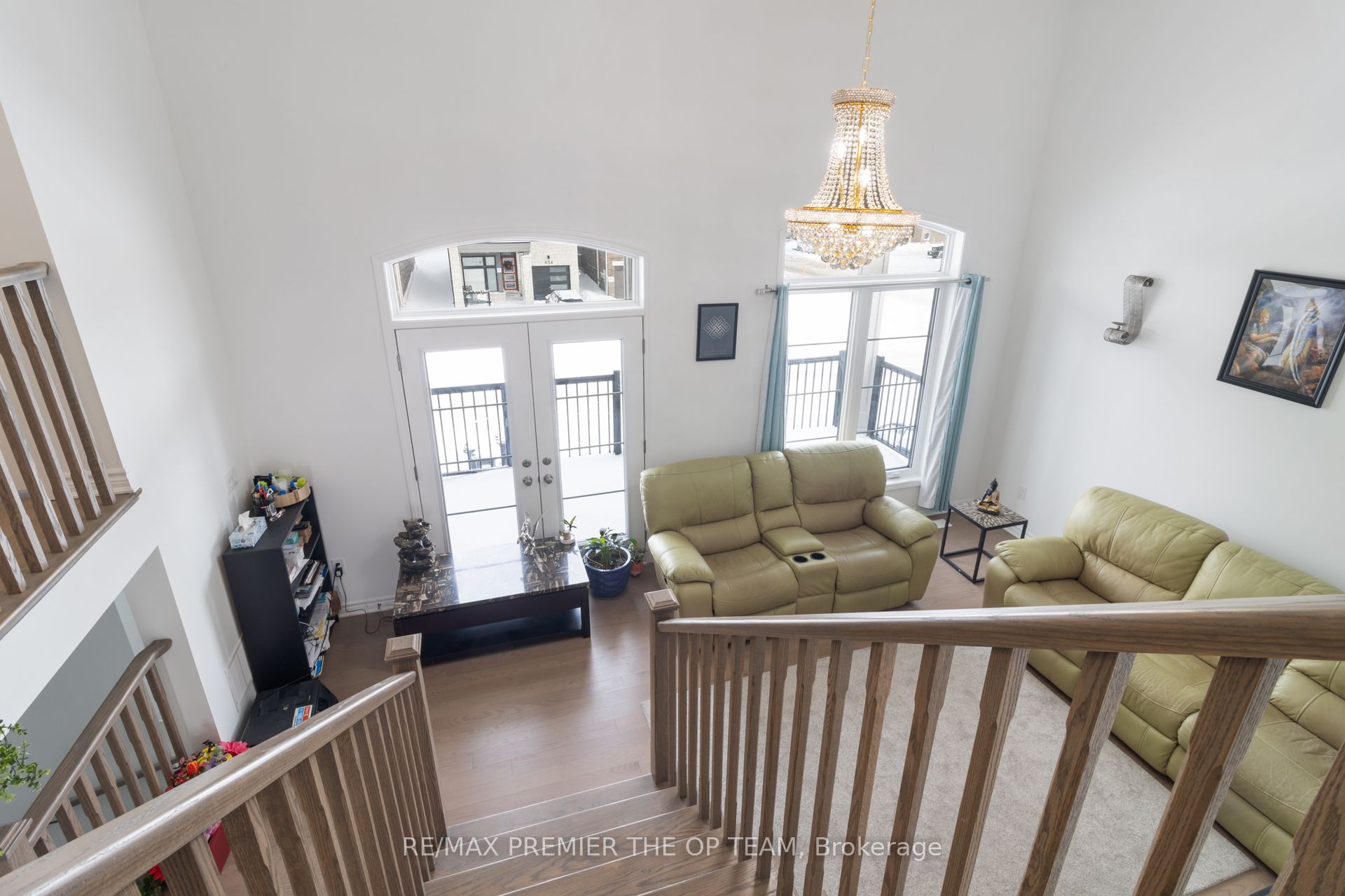 655 Newlove Street