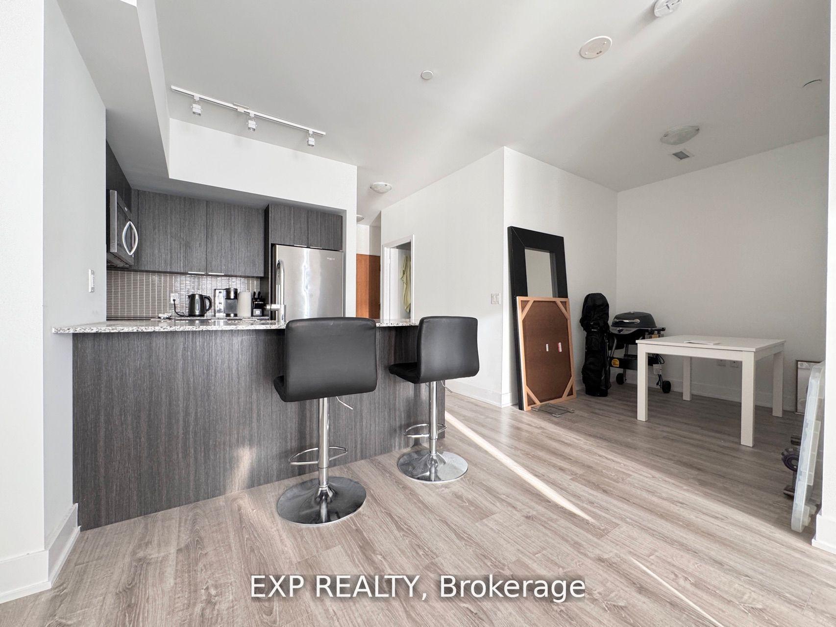 2 Bedrooms Condo at 20 Shore Breeze, Toronto For sale