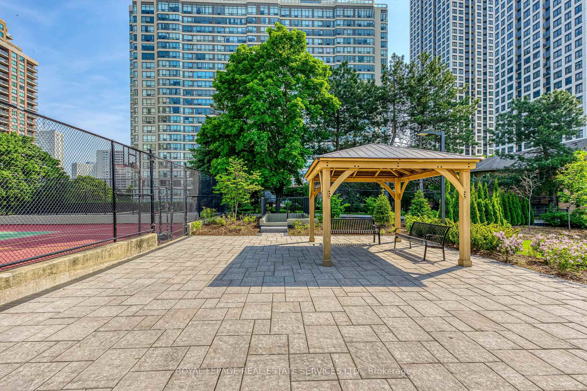 2 Bedrooms Condo at 3605 Kariya, Mississauga For sale