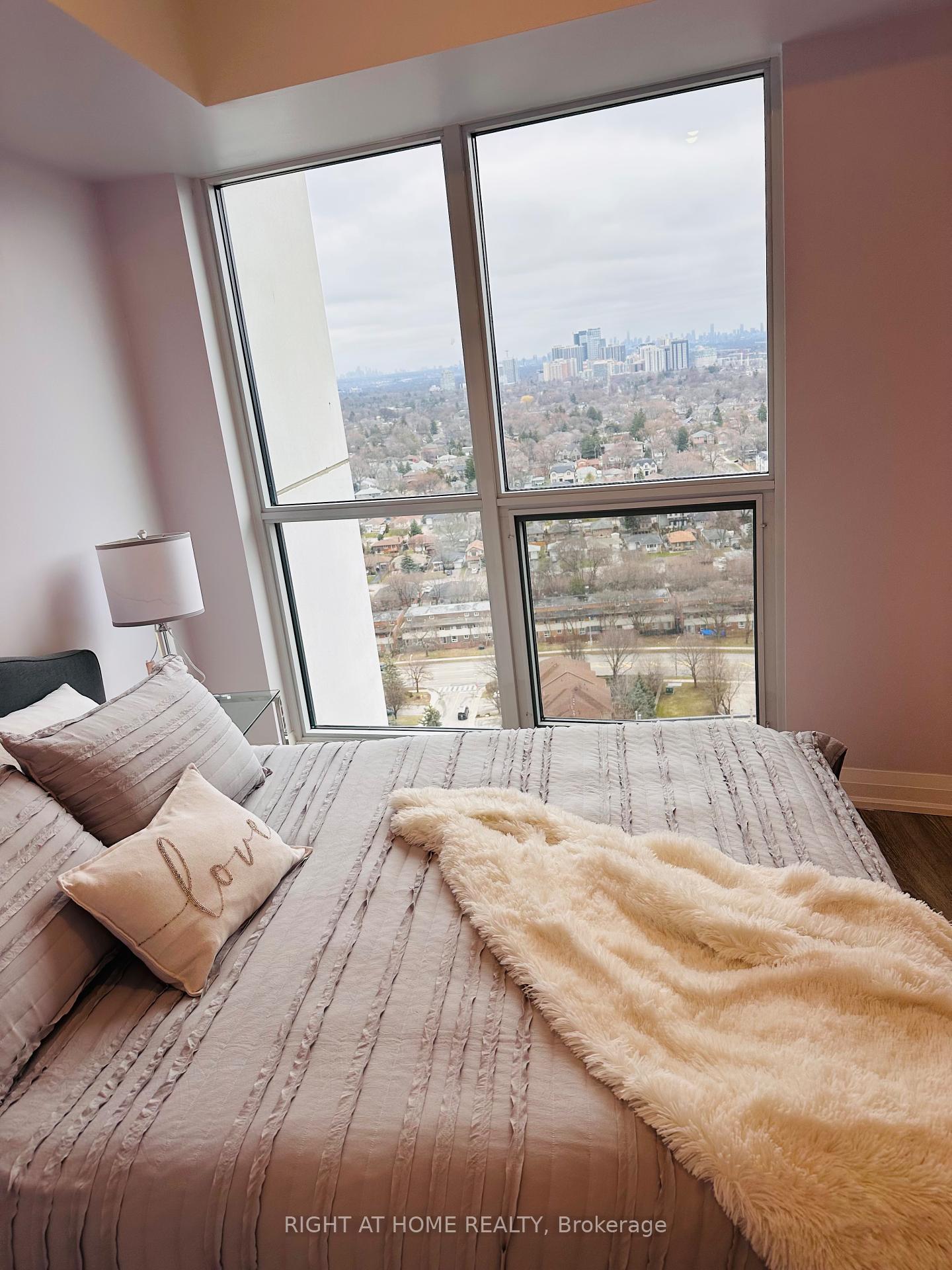 2 Bedrooms Condo at 30 GIBBS, Toronto For sale
