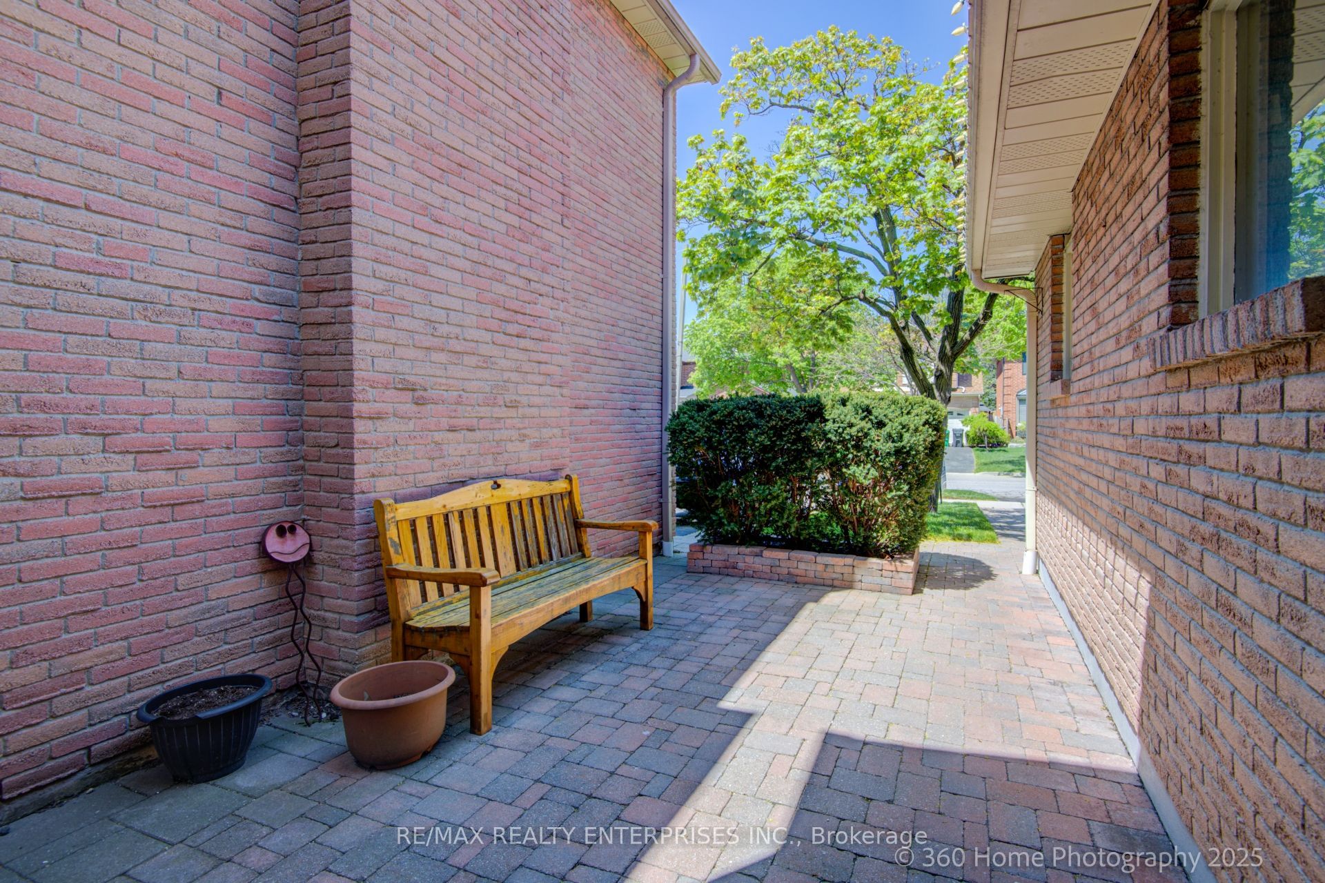 4425 Sawmill Valley Drive