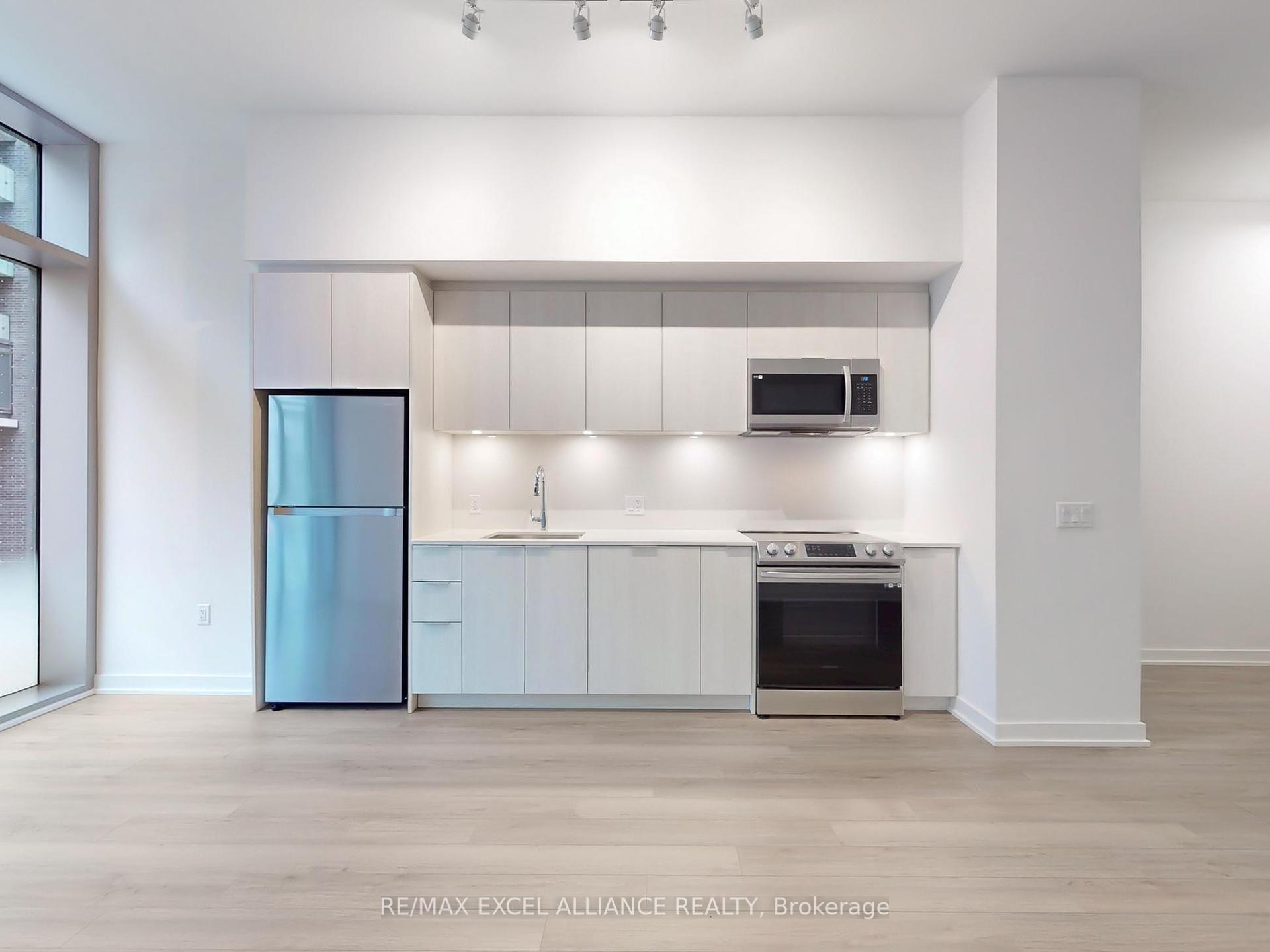 2 Bedrooms Condo at 357 King,  Toronto For sale