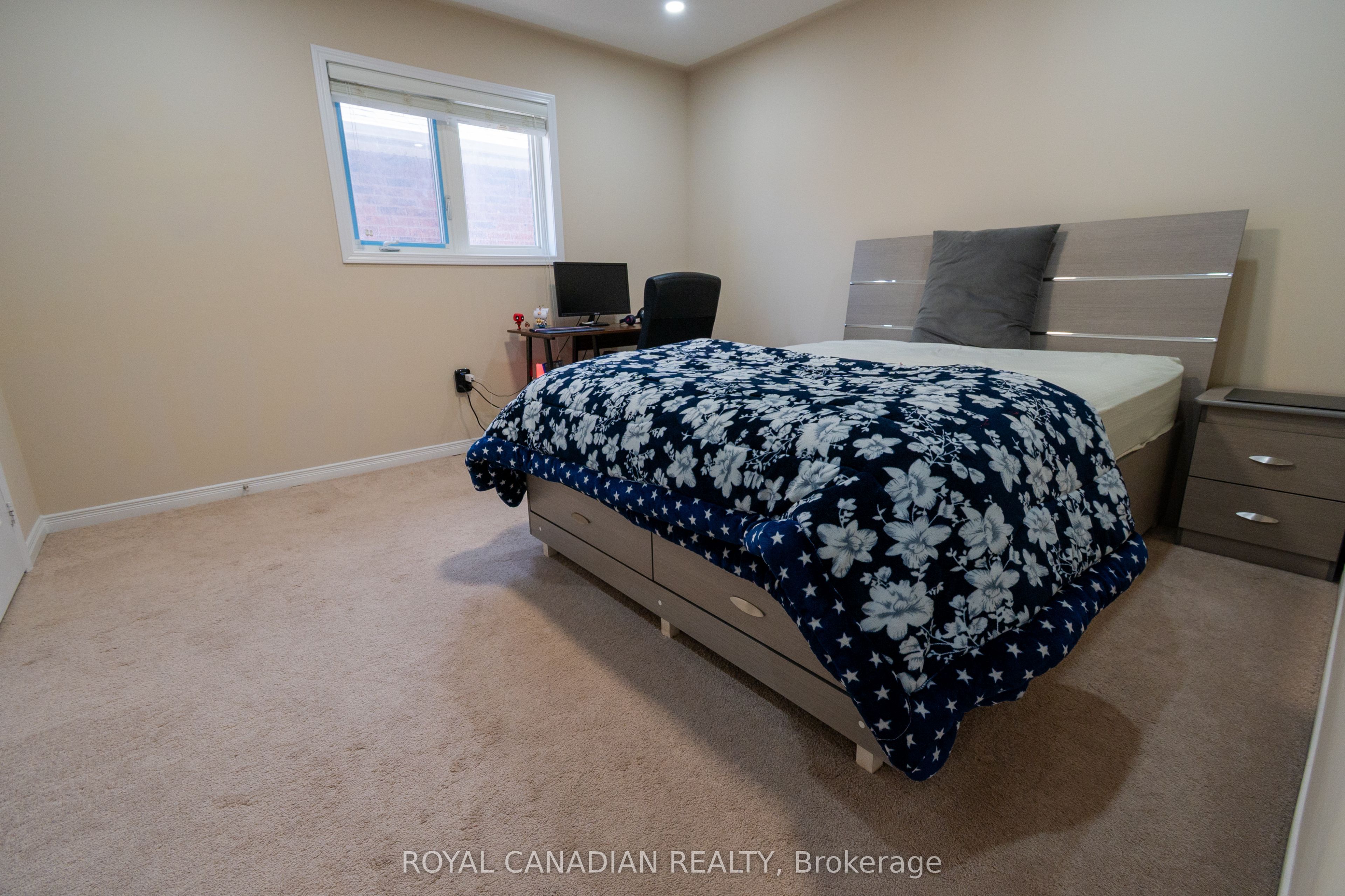 213 Richardson Crescent