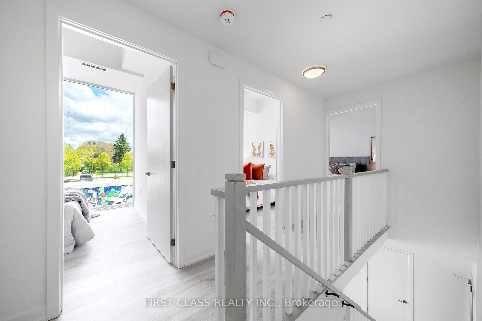 3 Bedrooms Condo at 8 Olympic Gdn, Toronto For sale
