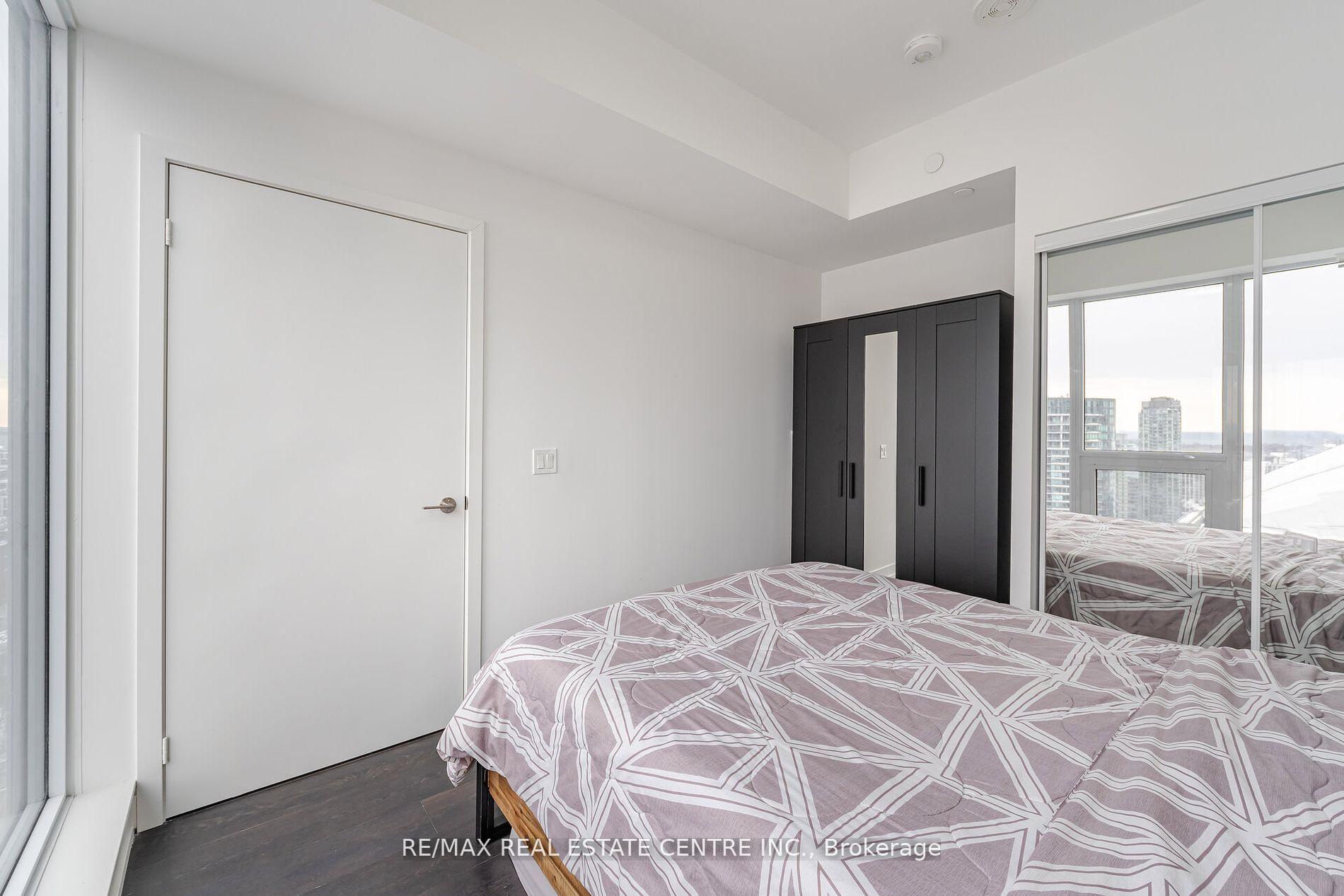 2 Bedrooms Condo at 55 Mercer,  Toronto For sale
