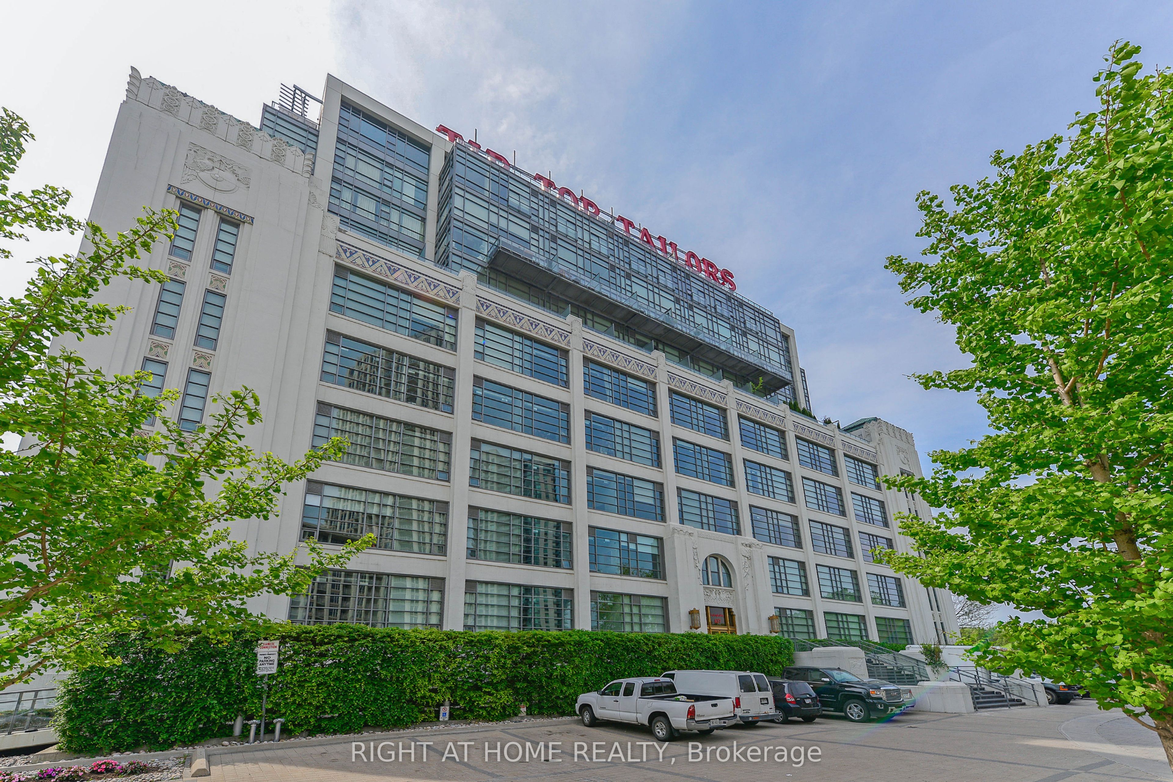 637 Lake Shore Boulevard W, #1020