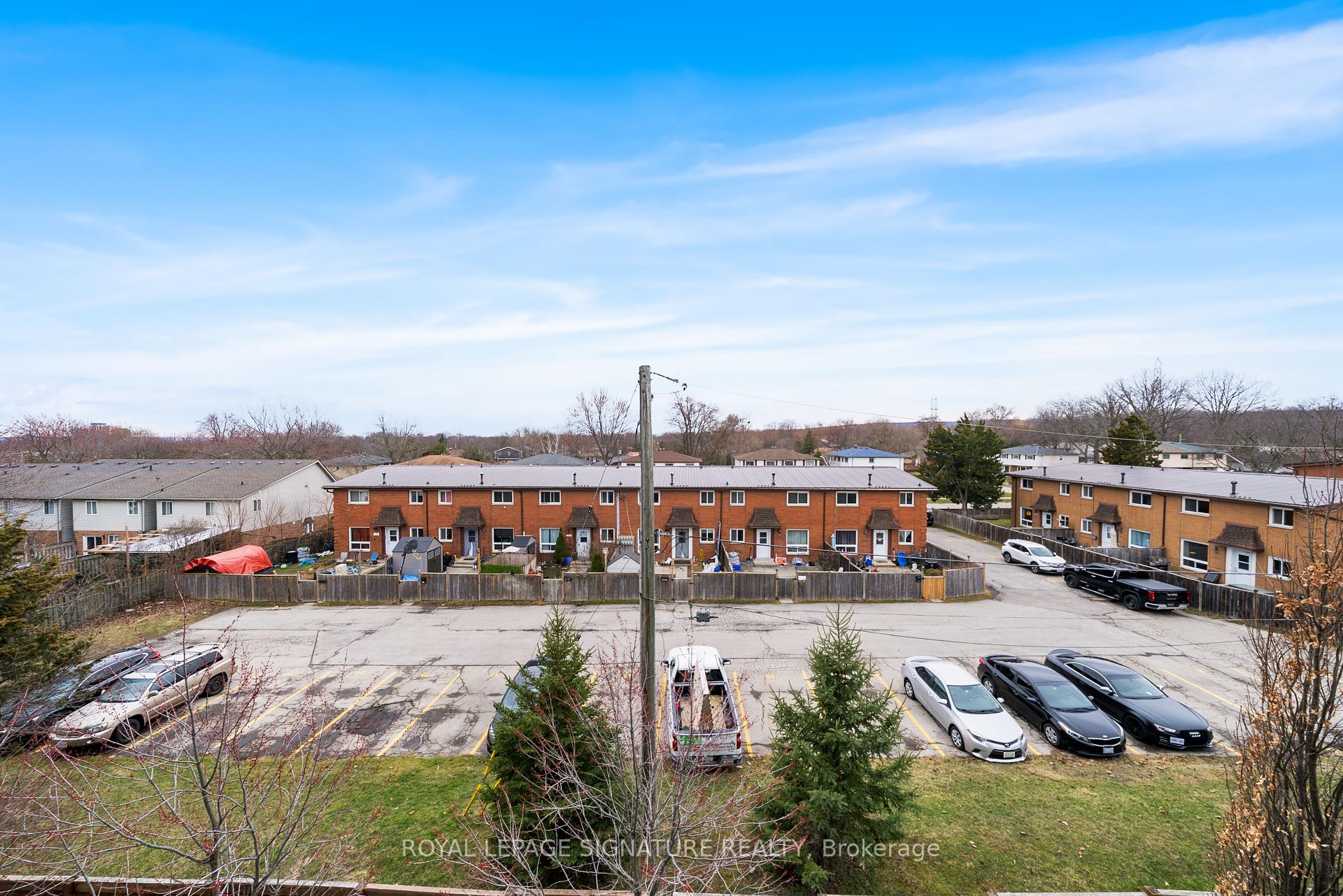 2 Bedrooms Condo at 1284 Guelph, Burlington For sale