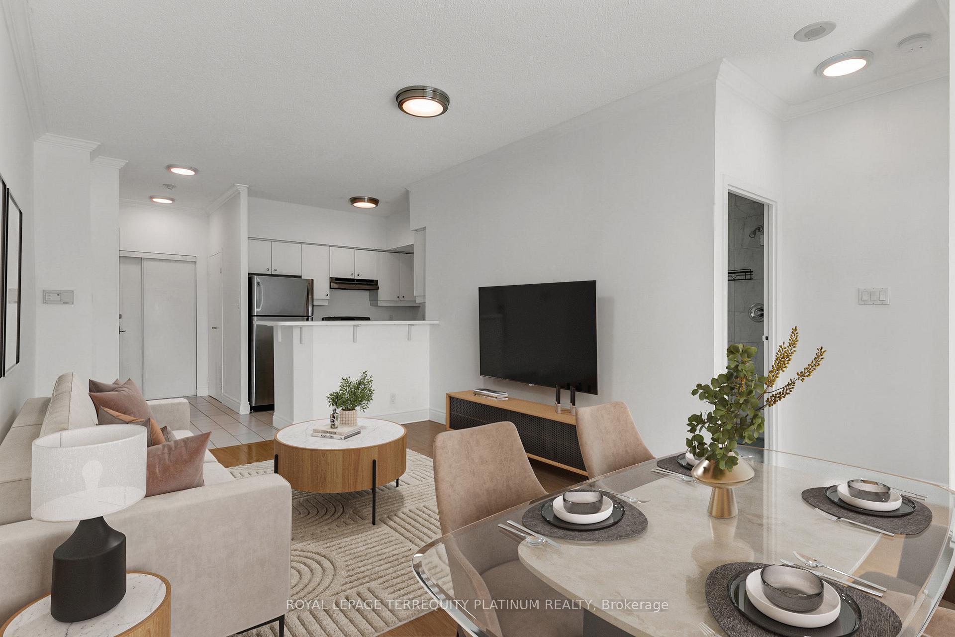 2 Bedrooms Condo at 10 Yonge, Toronto For sale
