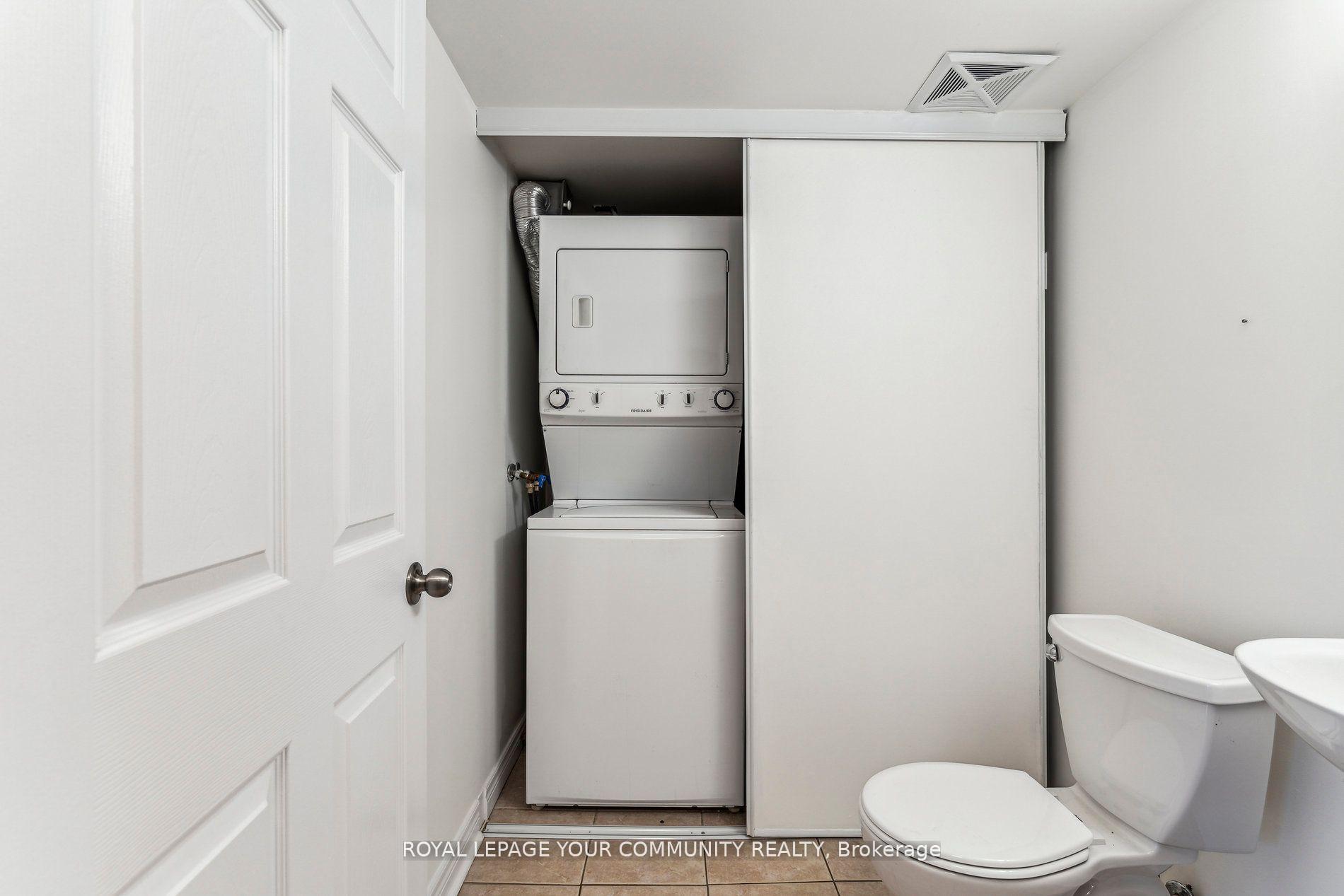 3 Bedrooms Condo at 207 Wellesley,  Toronto For sale