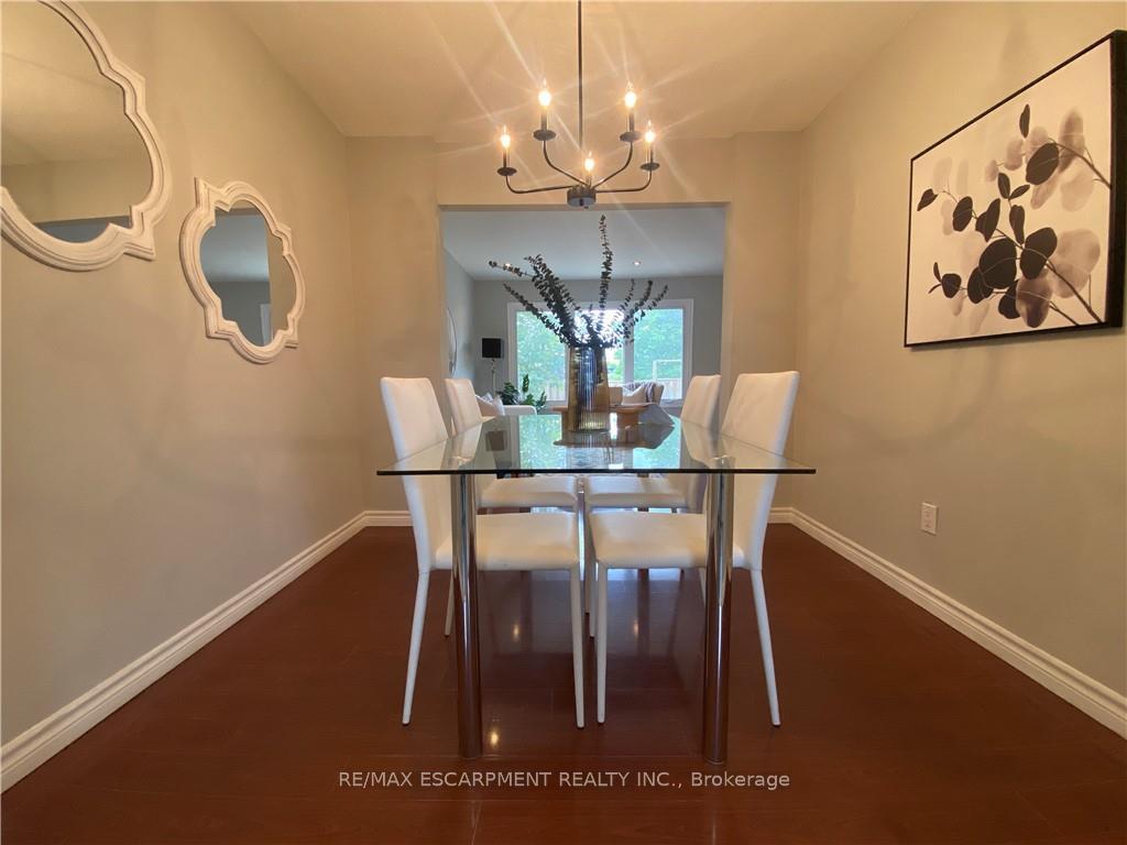 3 Bedrooms Condo at 1025 Upper Gage, Hamilton For sale