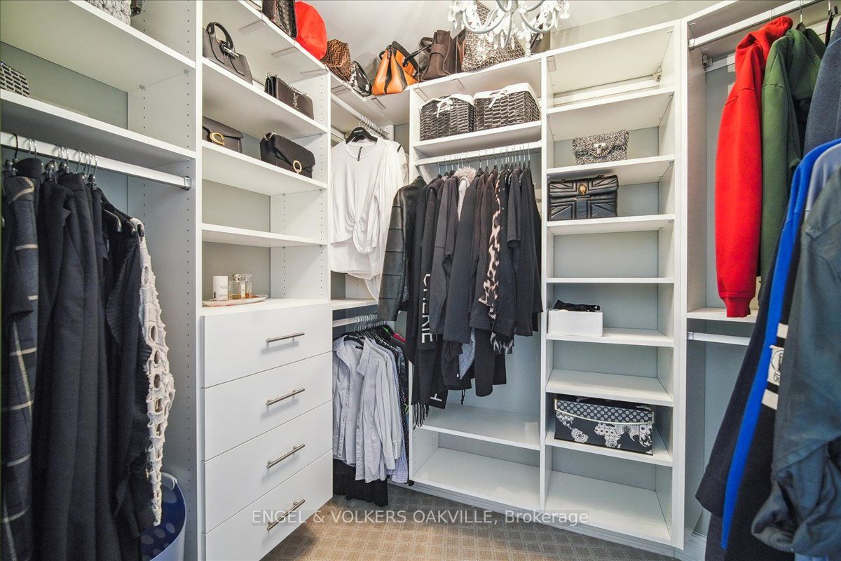 390 Upper Middle Road E, #306