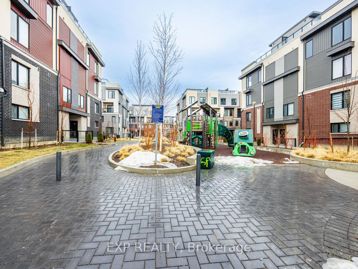 2 Bedrooms Condo at 3409 Ridgeway,  Mississauga For sale
