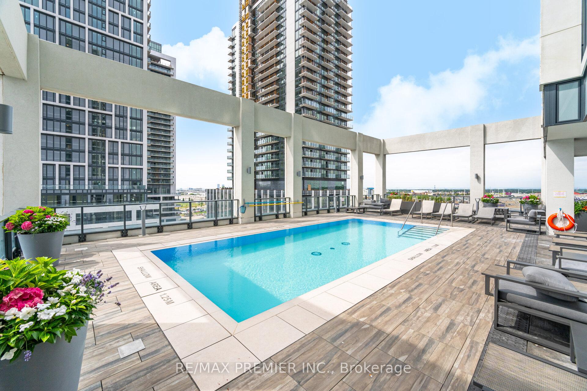2 Bedrooms Condo at 9000 Jane, Vaughan For sale