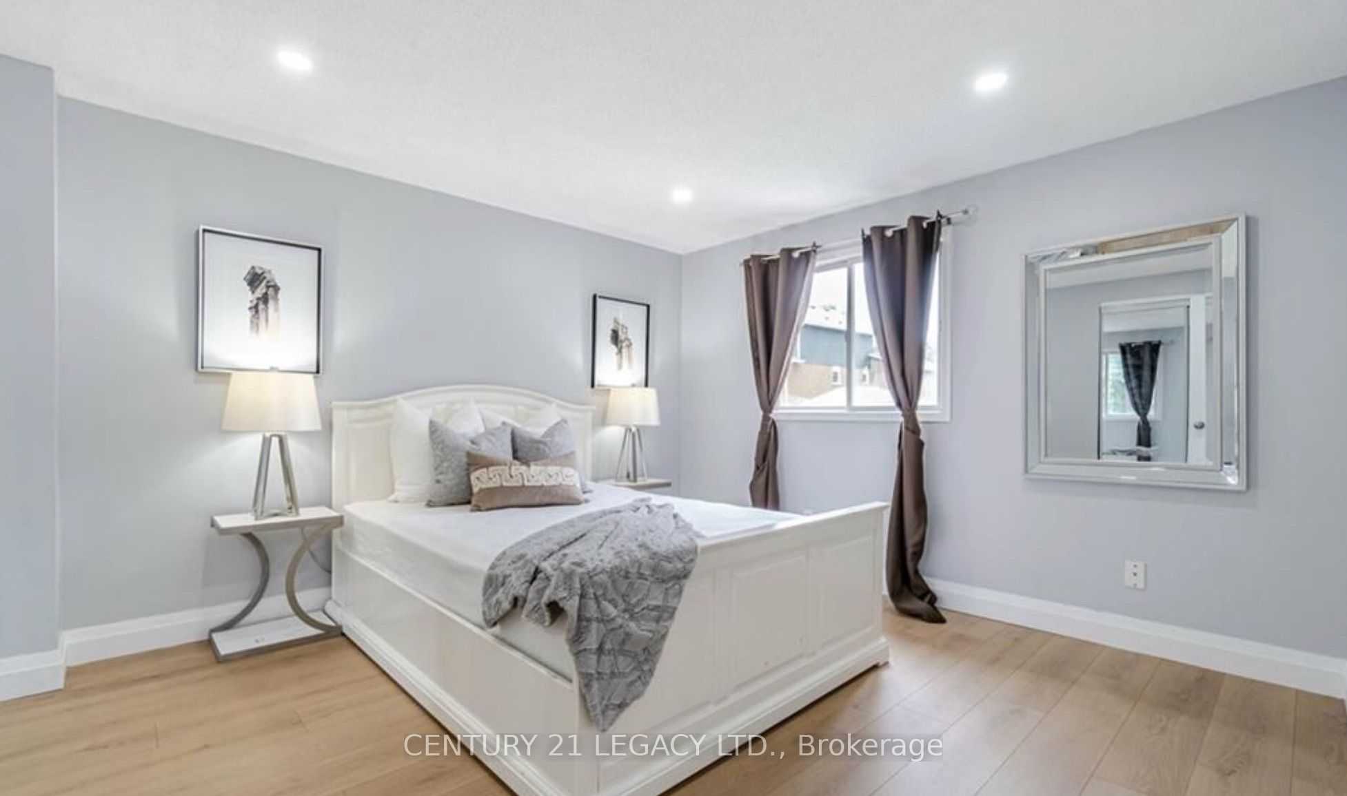 322 Benesfort Crescent