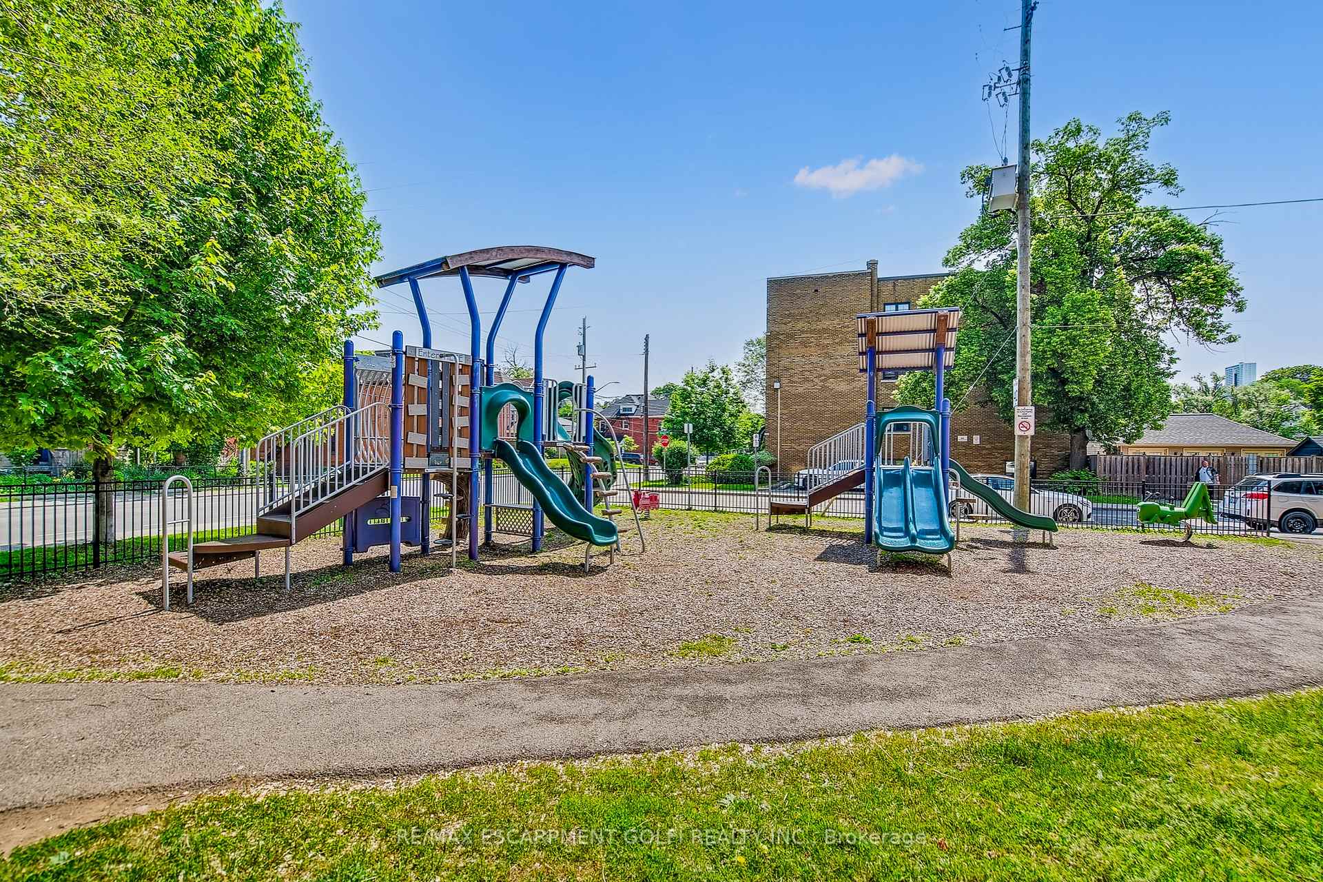 1 Bedroom Condo at 200 STINSON, Hamilton For sale