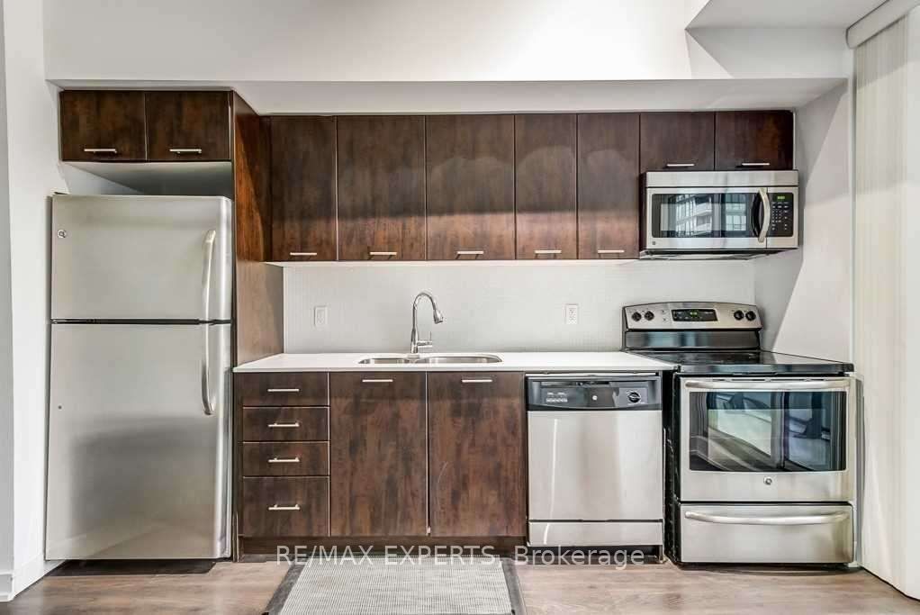 2220 Lake Shore Boulevard W, #608