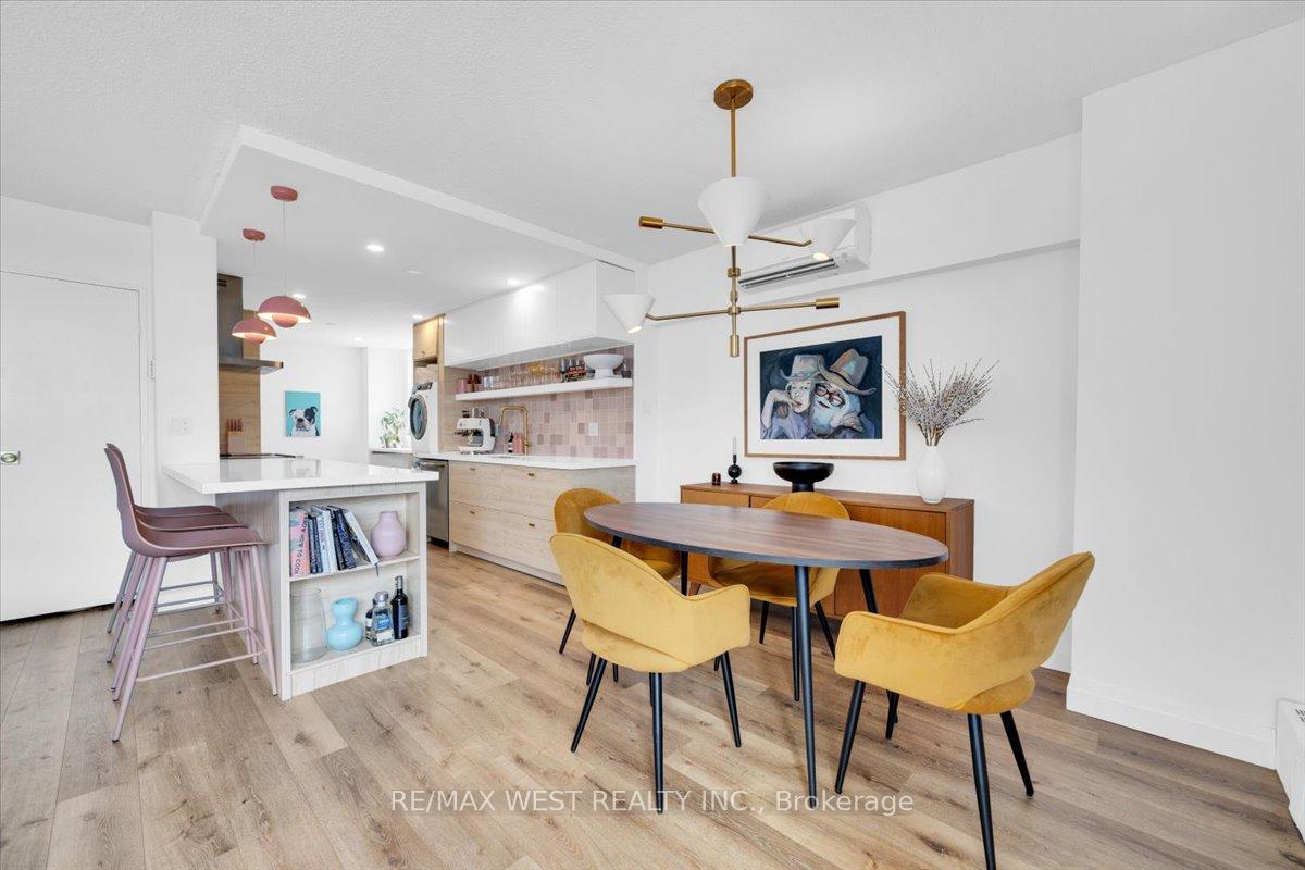 3 Bedrooms Condo at 35 Ormskirk, Toronto For sale