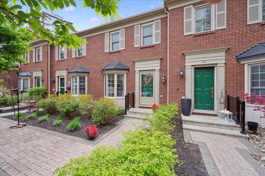2 Bedrooms Condo at 1275 Maple Crossing, Burlington For sale