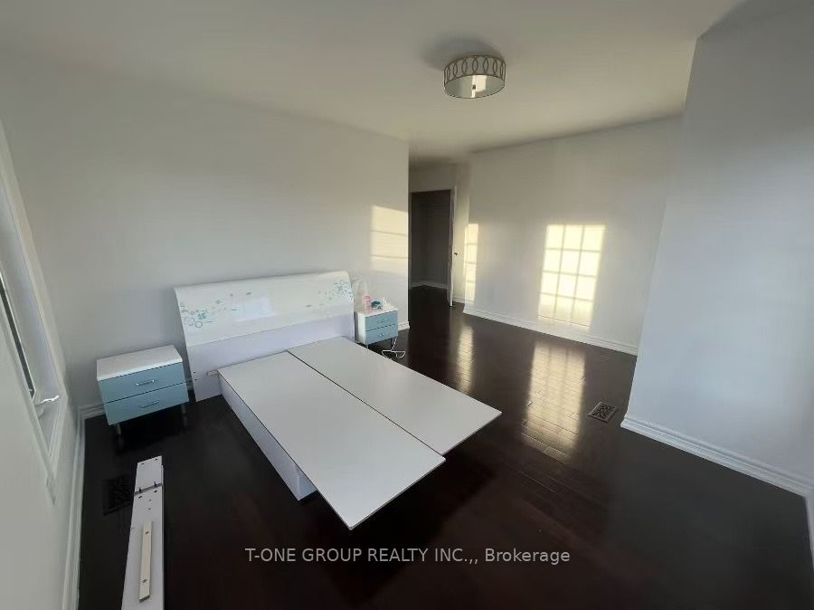 2 Haskett Drive, Markham, ON L6B 0S9
