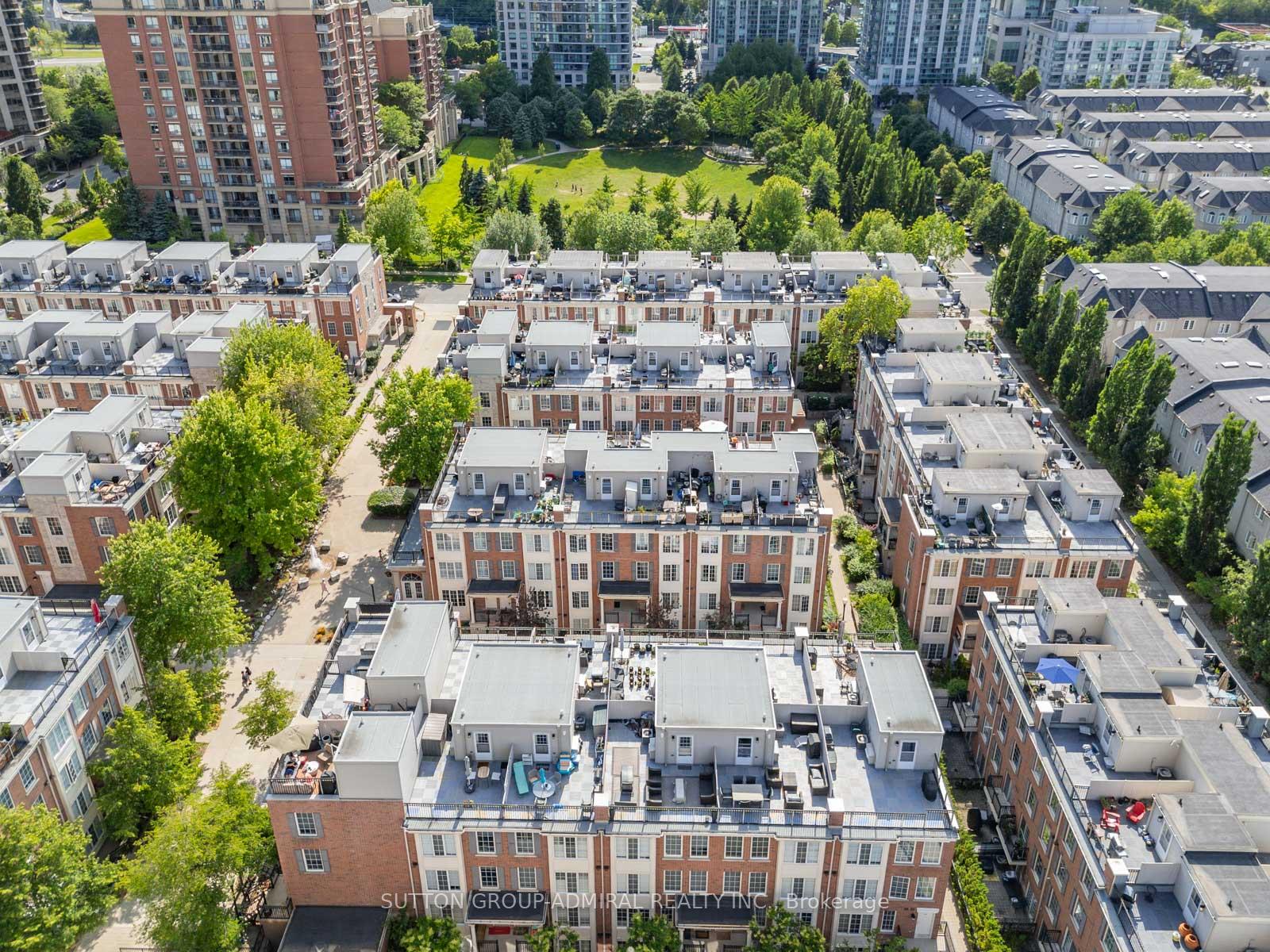 2 Bedrooms Condo at 5 Everson, Toronto For sale