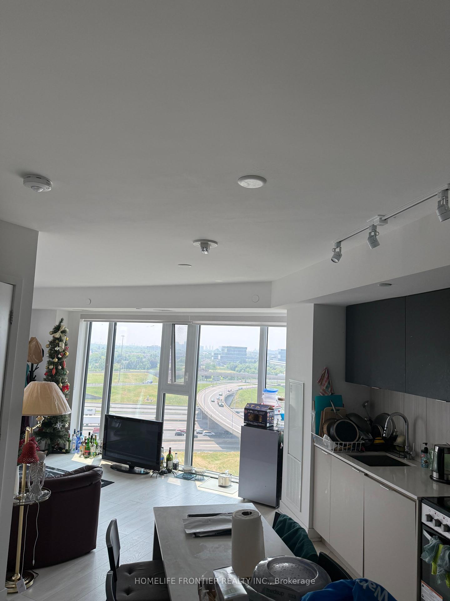 3 Bedrooms Condo at 8 Tippett, Toronto For sale