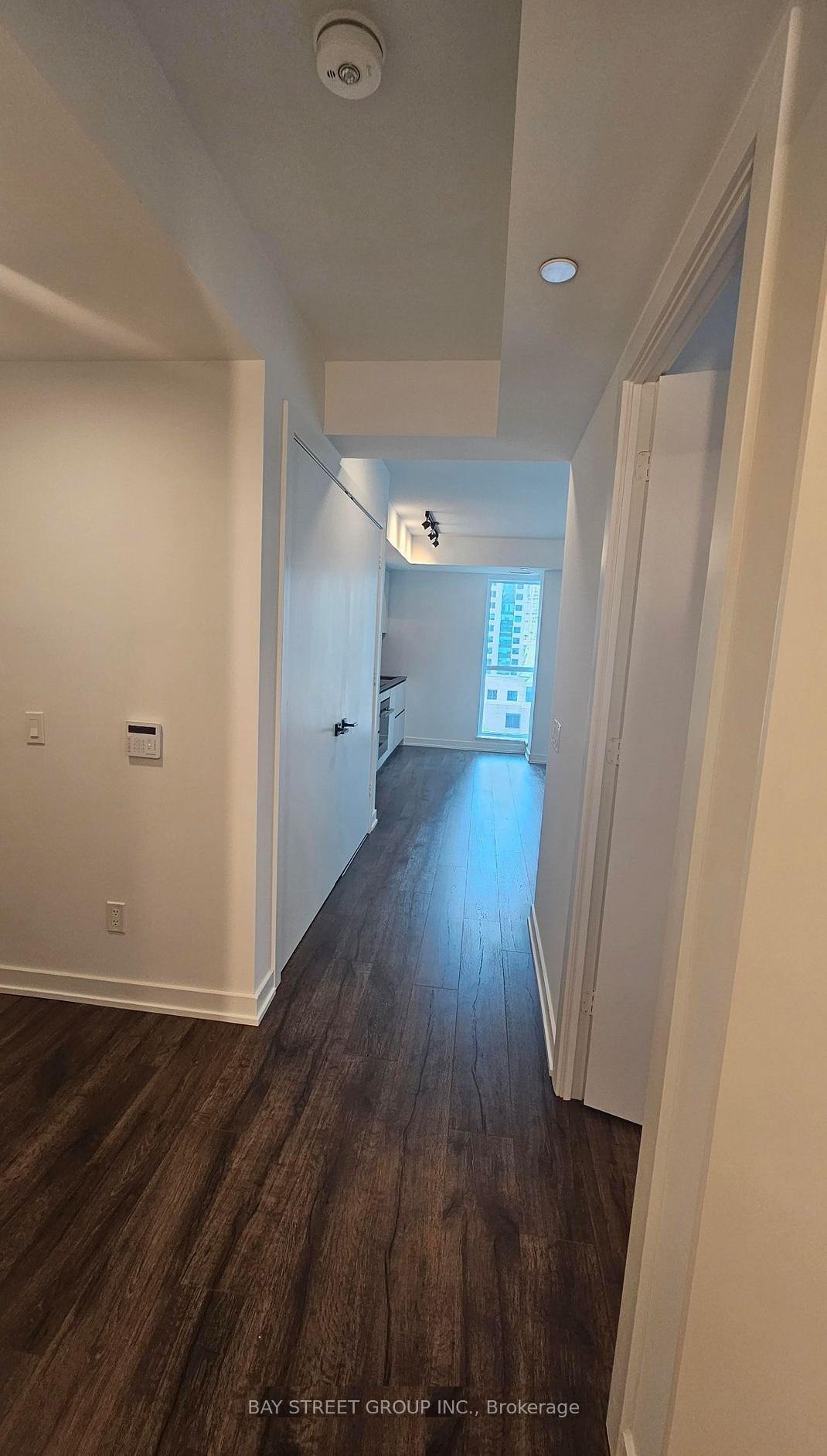 1 Bedroom Condo at 327 King, Toronto For sale