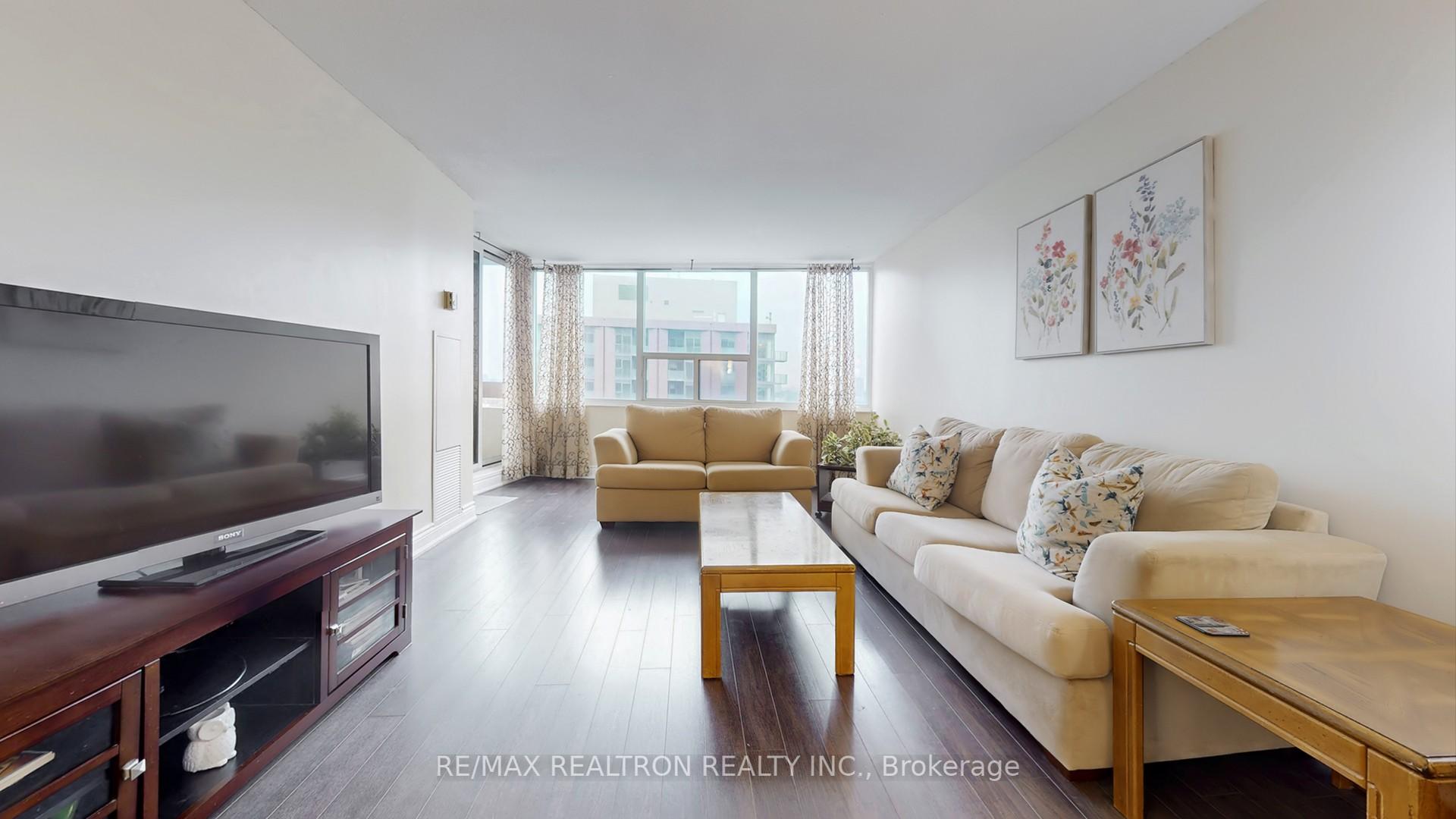 3 Bedrooms Condo at 45 Huntingdale, Toronto For sale