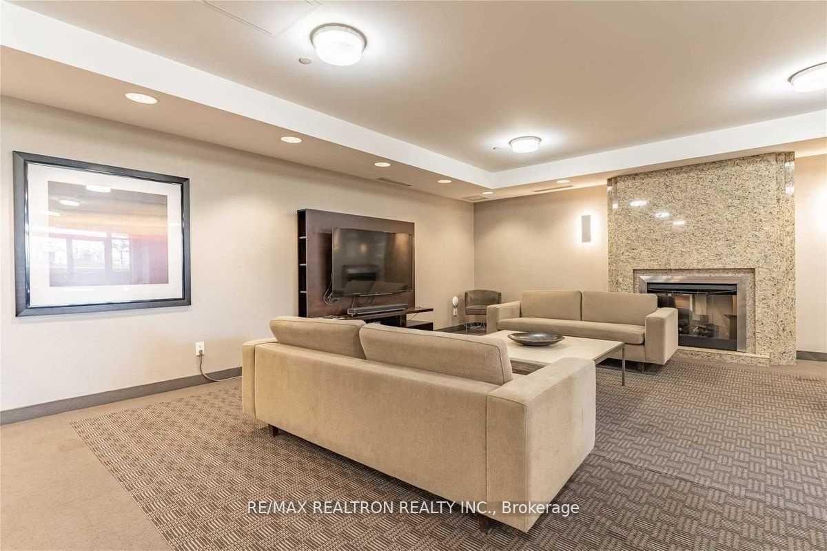 3 Bedrooms Condo at 4968 Yonge,  Toronto For sale