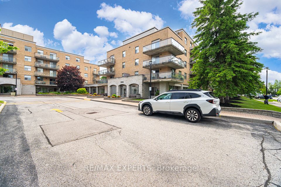 #201 - 2502 Rutherford Road, Vaughan, ON L4K 5N6