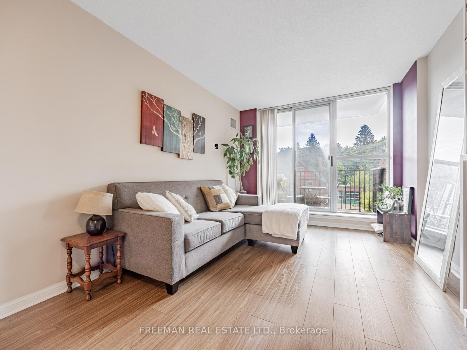 2 Bedrooms Condo at 260 Merton, Toronto For sale